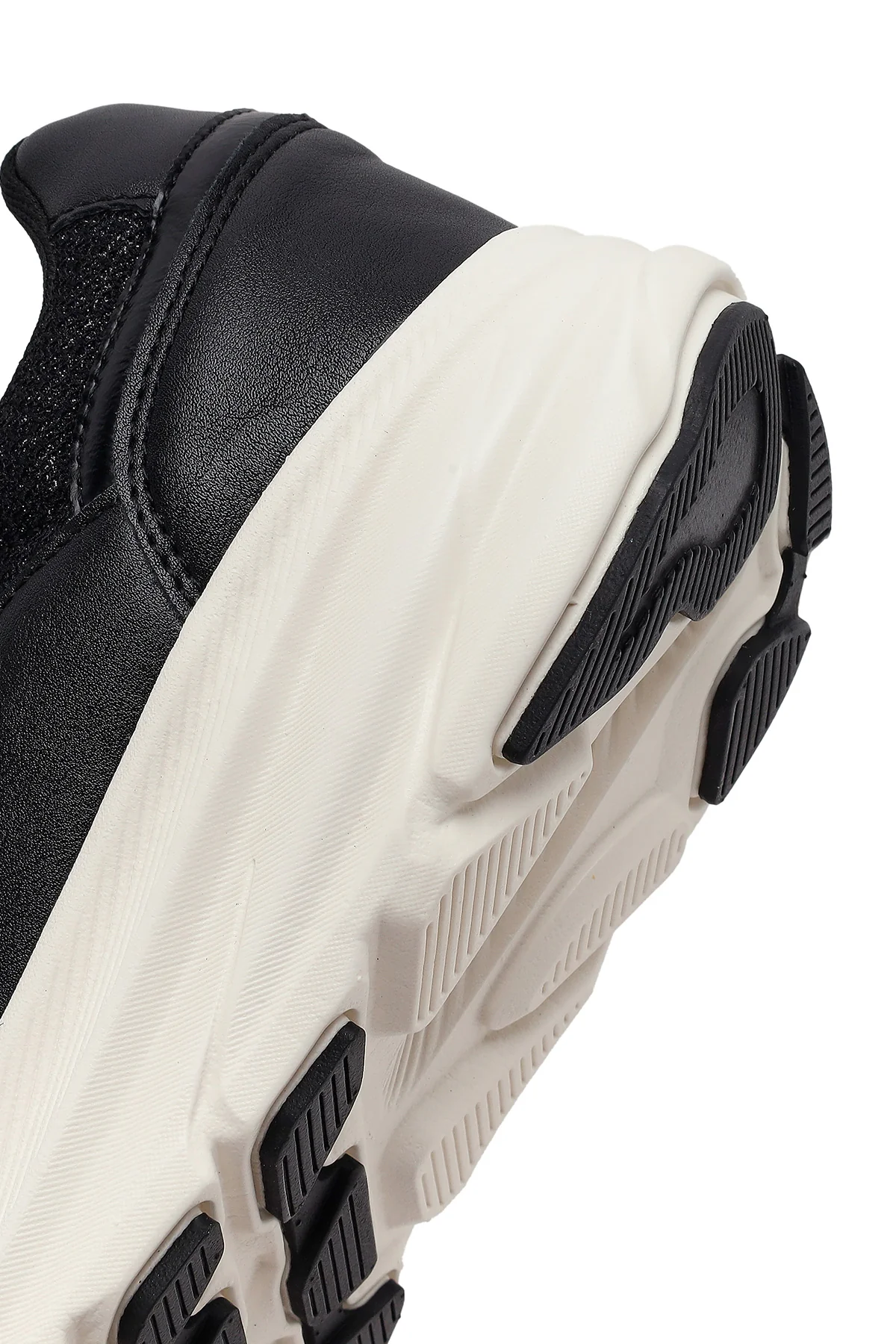 Kadın Siyah Bağcıklı Kalın Tabanlı Sneaker - Image 8
