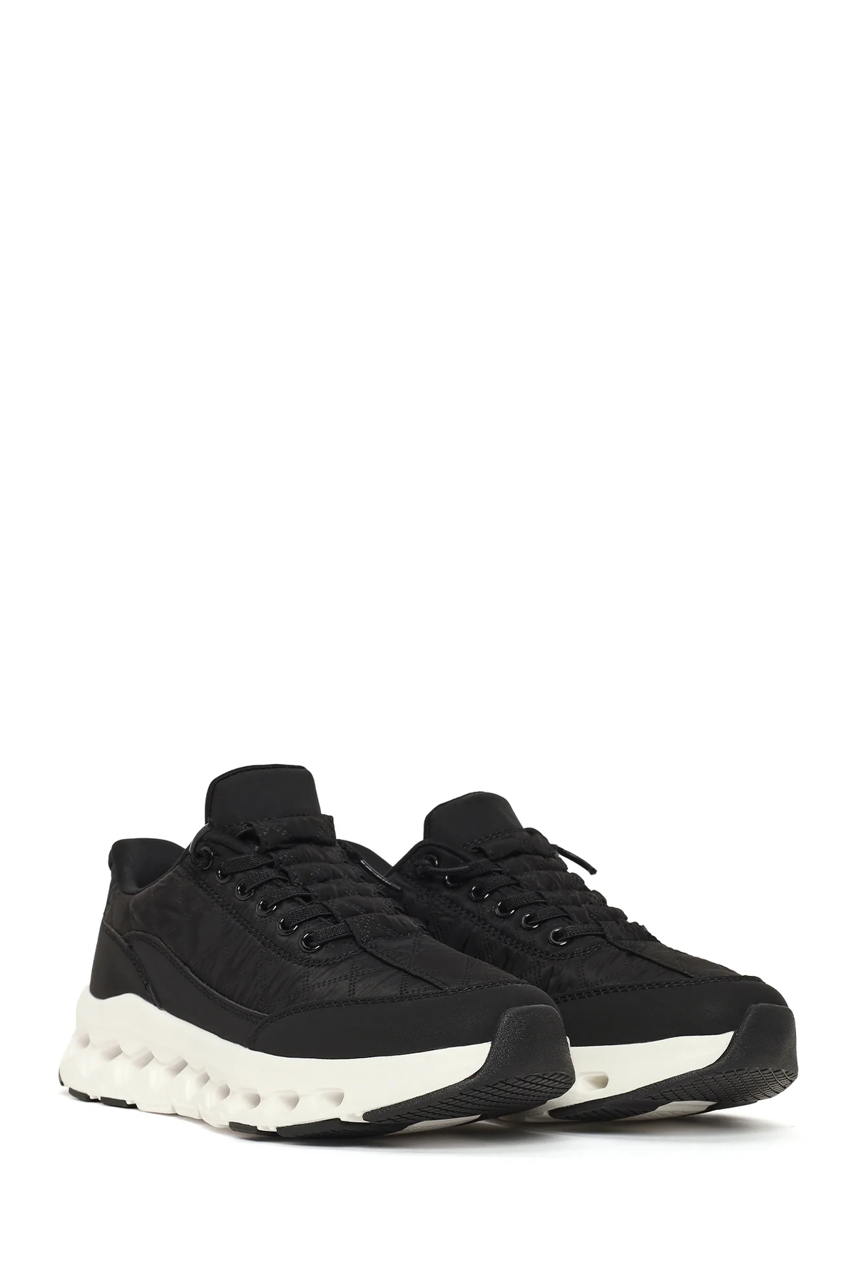 Kadın Siyah Bağcıklı Kalın Tabanlı Sneaker - Image 2