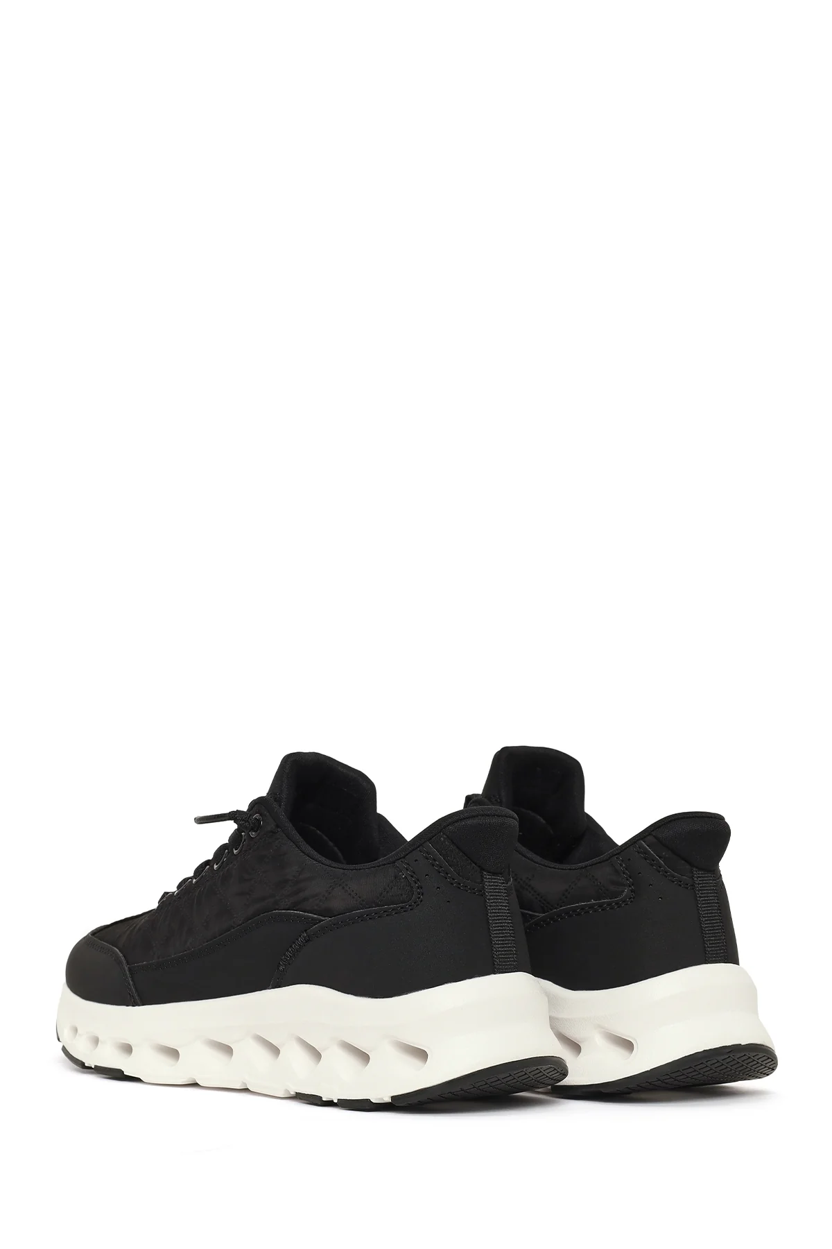 Kadın Siyah Bağcıklı Kalın Tabanlı Sneaker - Image 6