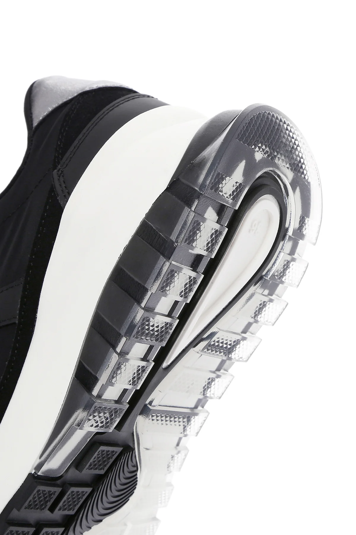 Kadın Siyah Bağcıklı Kalın Tabanlı Spor Sneaker - Image 10