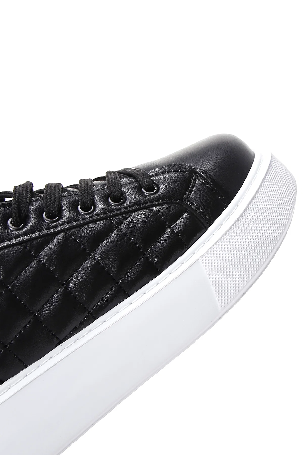 Kadın Siyah Bağcıklı Kapitone Sneaker - Image 8