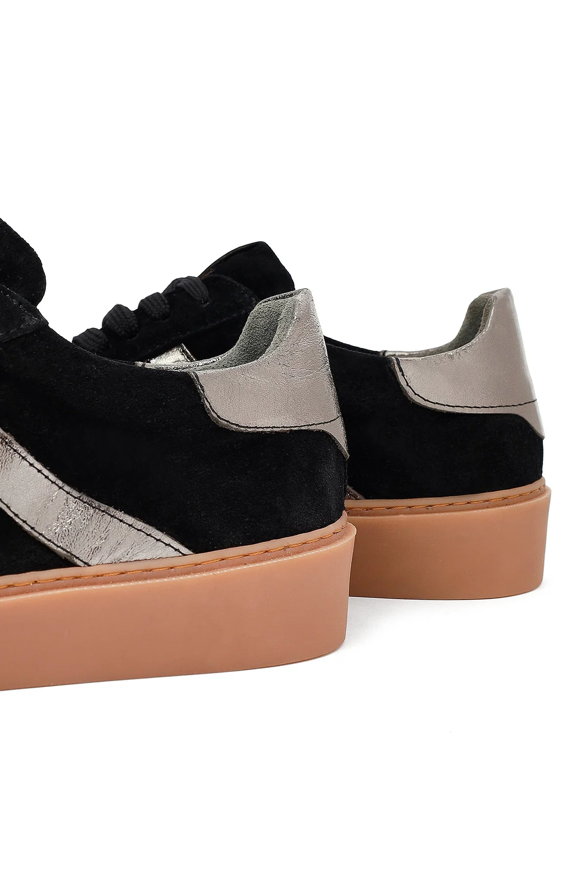 Kadın Siyah Bağcıklı Süet Deri Sneaker - Image 10