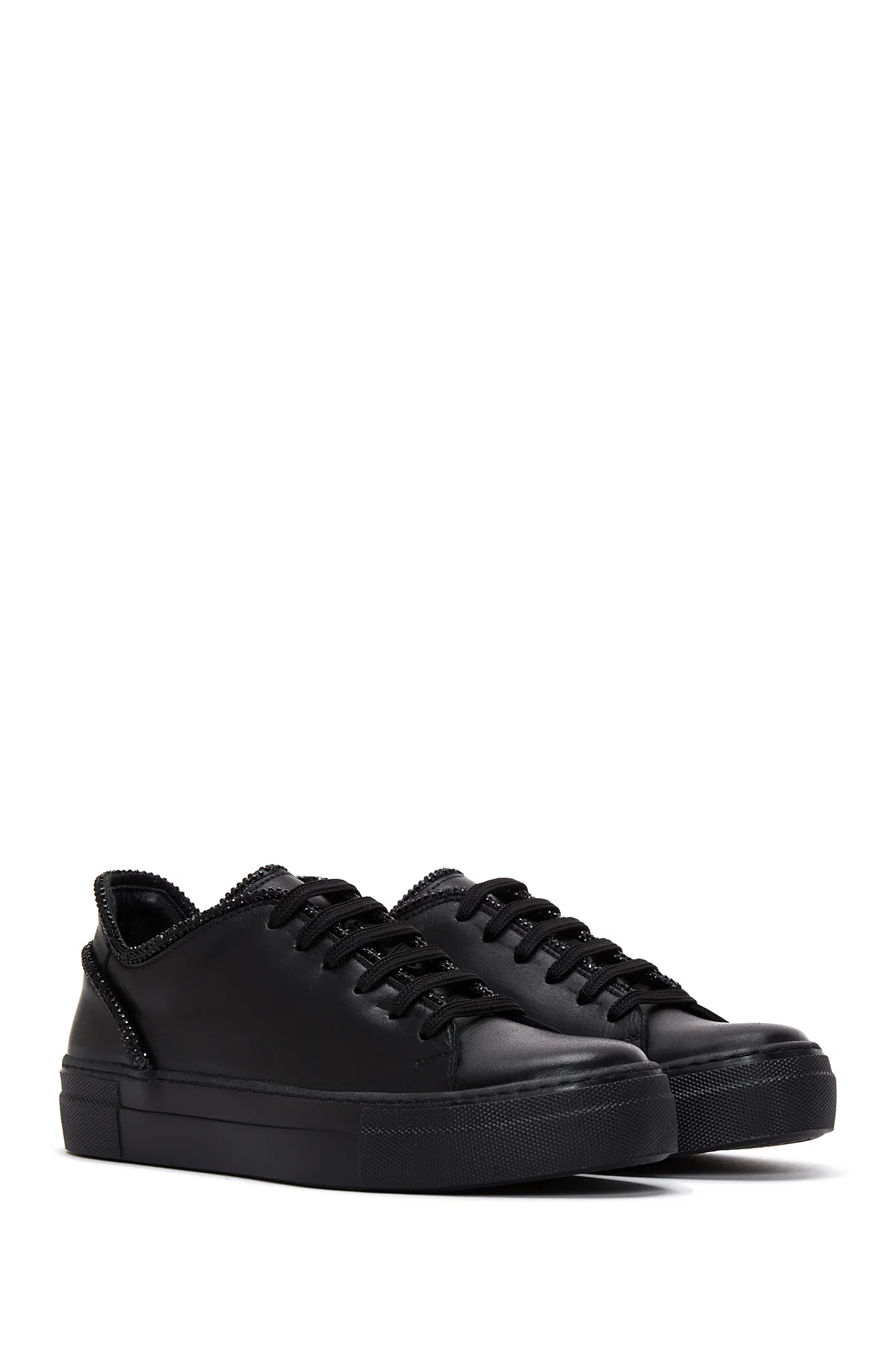 Kadın Siyah Bağcıklı Taş Detaylı Deri Sneaker - Image 3