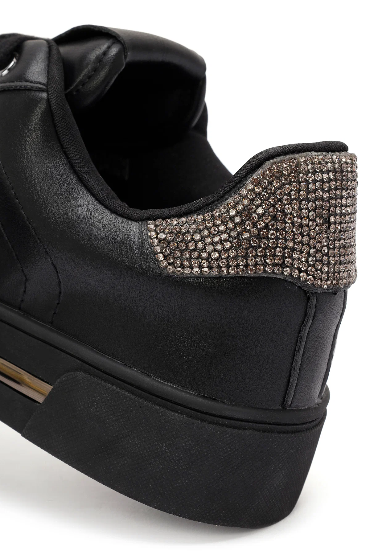 Kadın Siyah Bağcıklı Taşlı Sneaker - Image 11