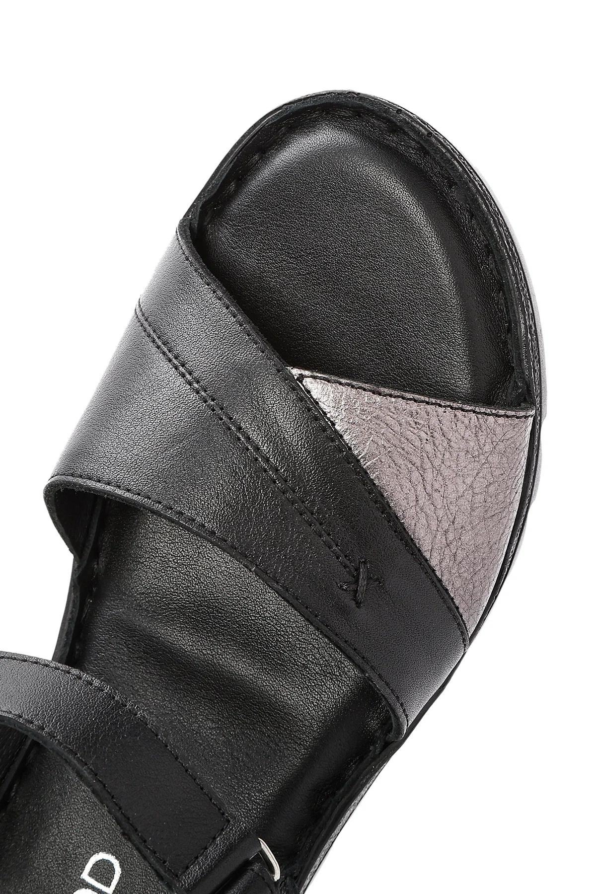 Kadın Siyah Bilekten Bağlamalı Comfort Deri Sandalet - Image 8