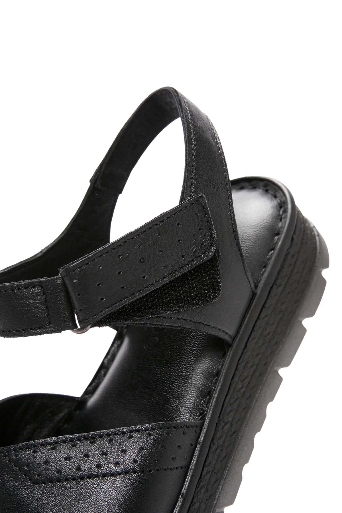 Kadın Siyah Bilekten Bantlı Deri Comfort Sandalet - Image 11
