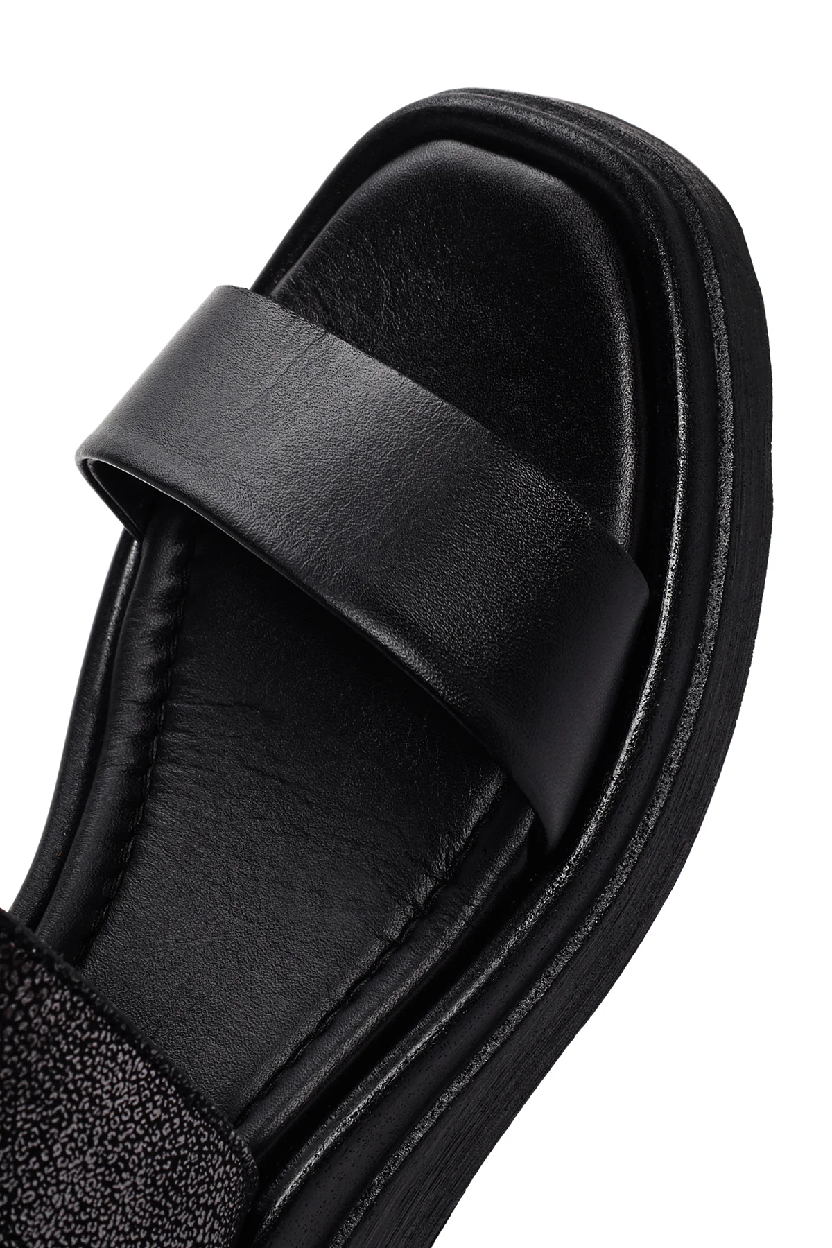 Kadın Siyah Bilekten Bantlı Deri Comfort Sandalet - Image 10
