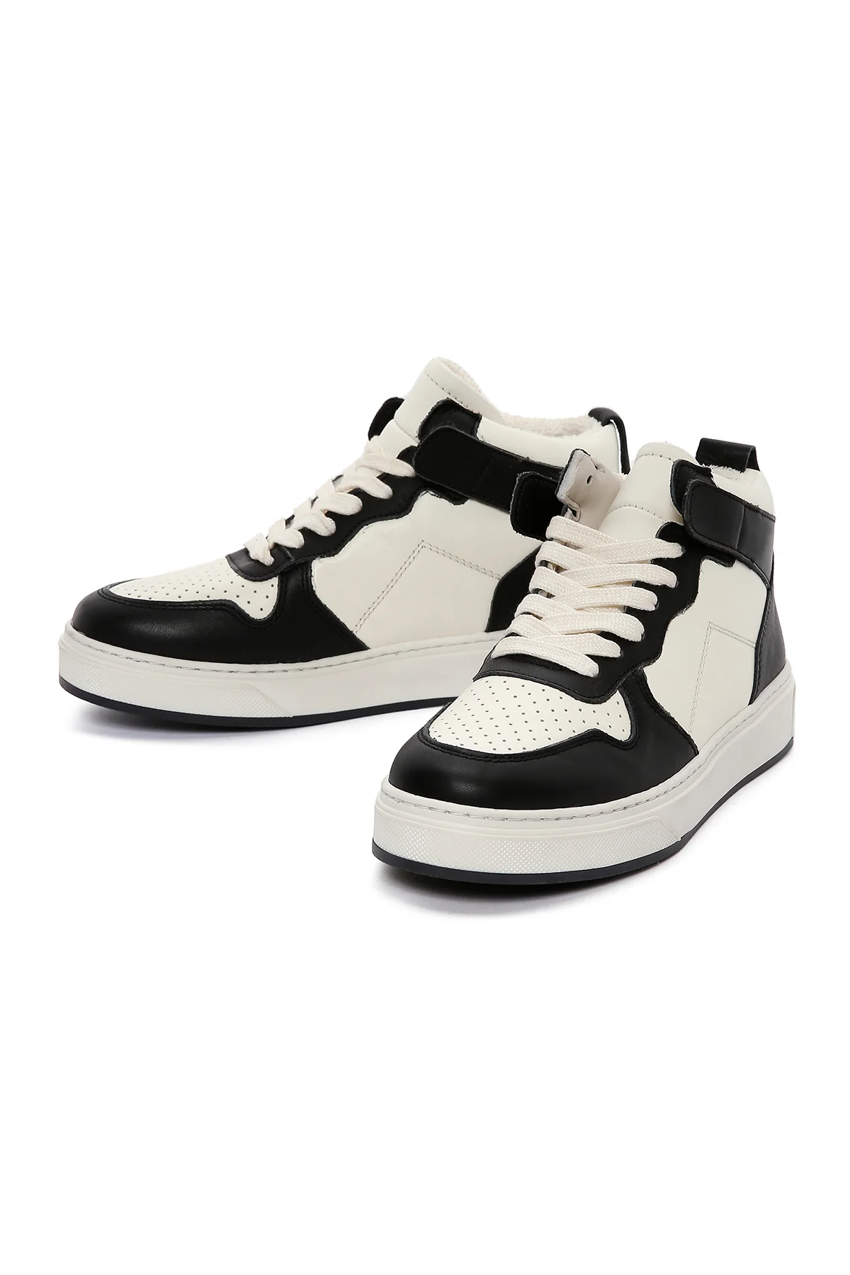 Kadın Siyah Deri Bilekli Sneaker - Image 6