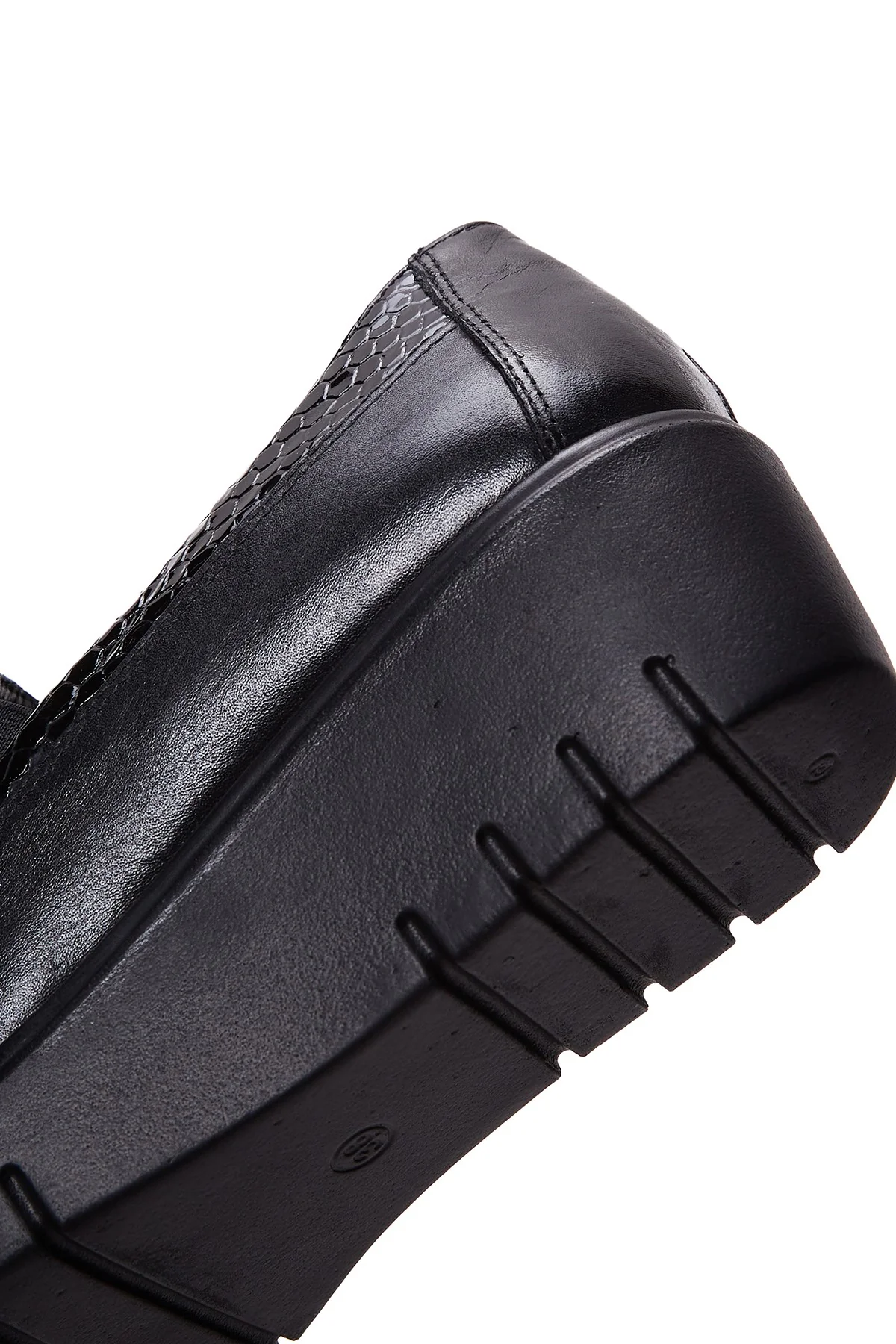 Kadın Siyah Deri Dolgu Topuklu Loafer - Image 7