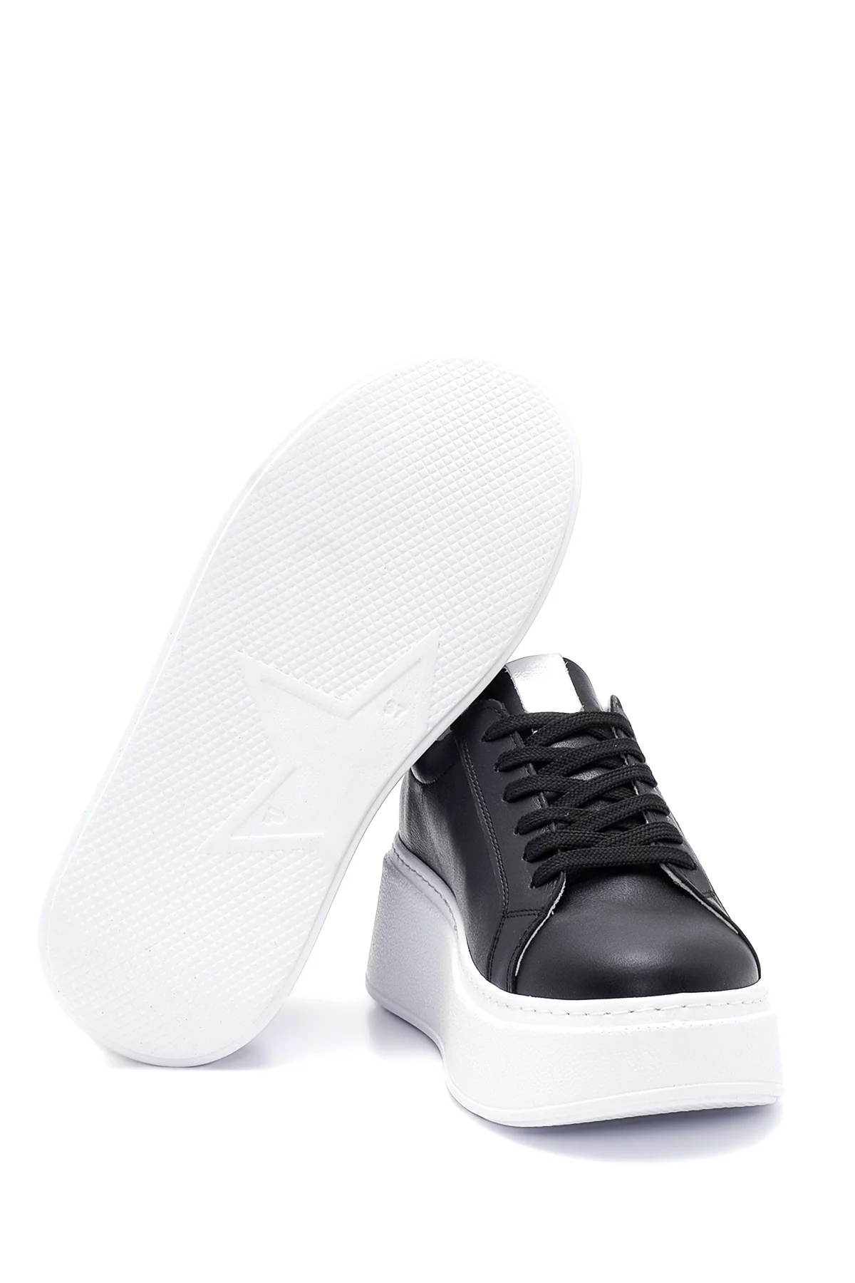 Kadın Siyah Deri Kalın Tabanlı Sneaker - Image 4