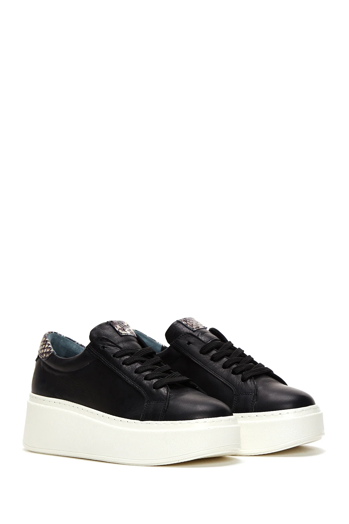 Kadın Siyah Deri Kalın Tabanlı Sneaker - Image 3