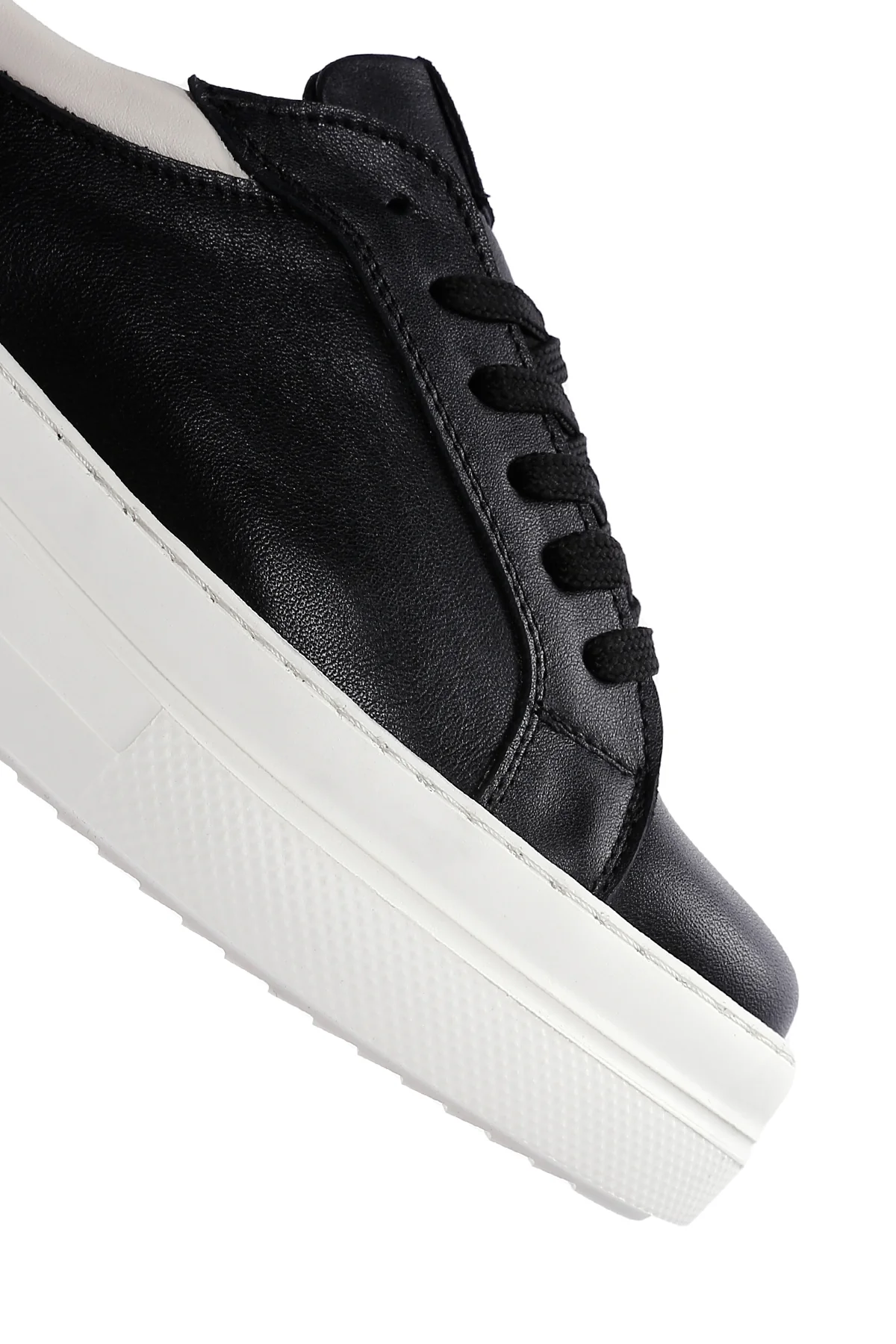 Kadın Siyah Deri Kalın Tabanlı Sneaker - Image 10