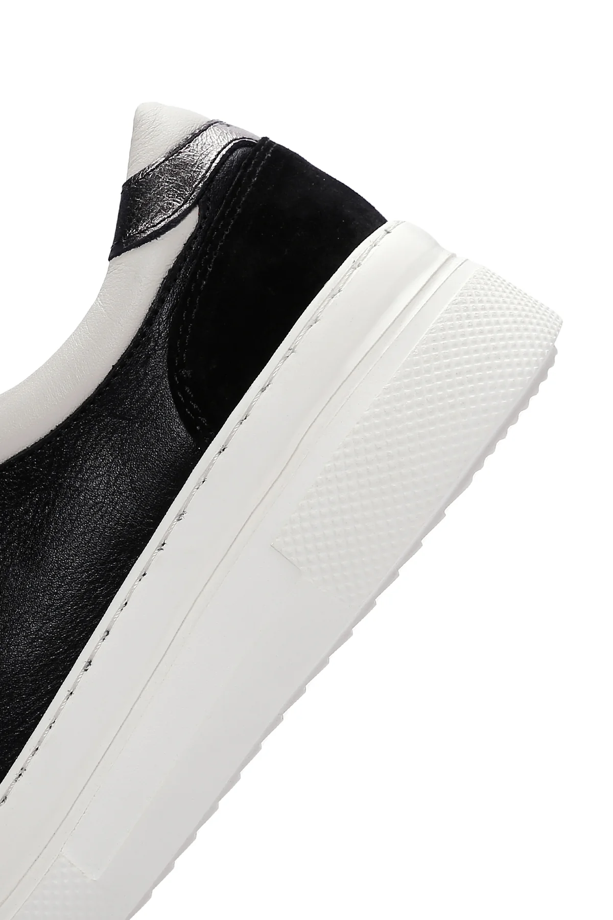 Kadın Siyah Deri Kalın Tabanlı Sneaker - Image 7