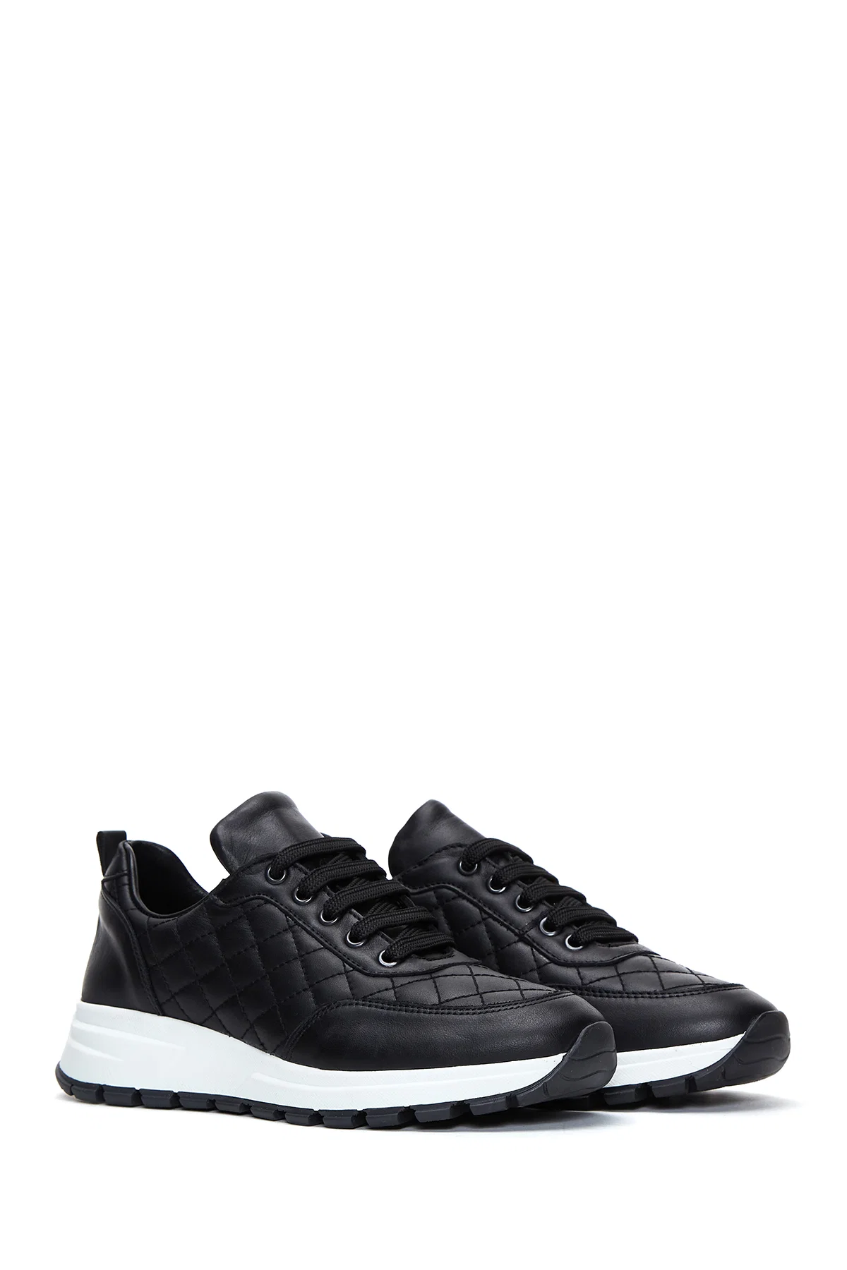 Kadın Siyah Deri Kapitone Sneaker - Image 3