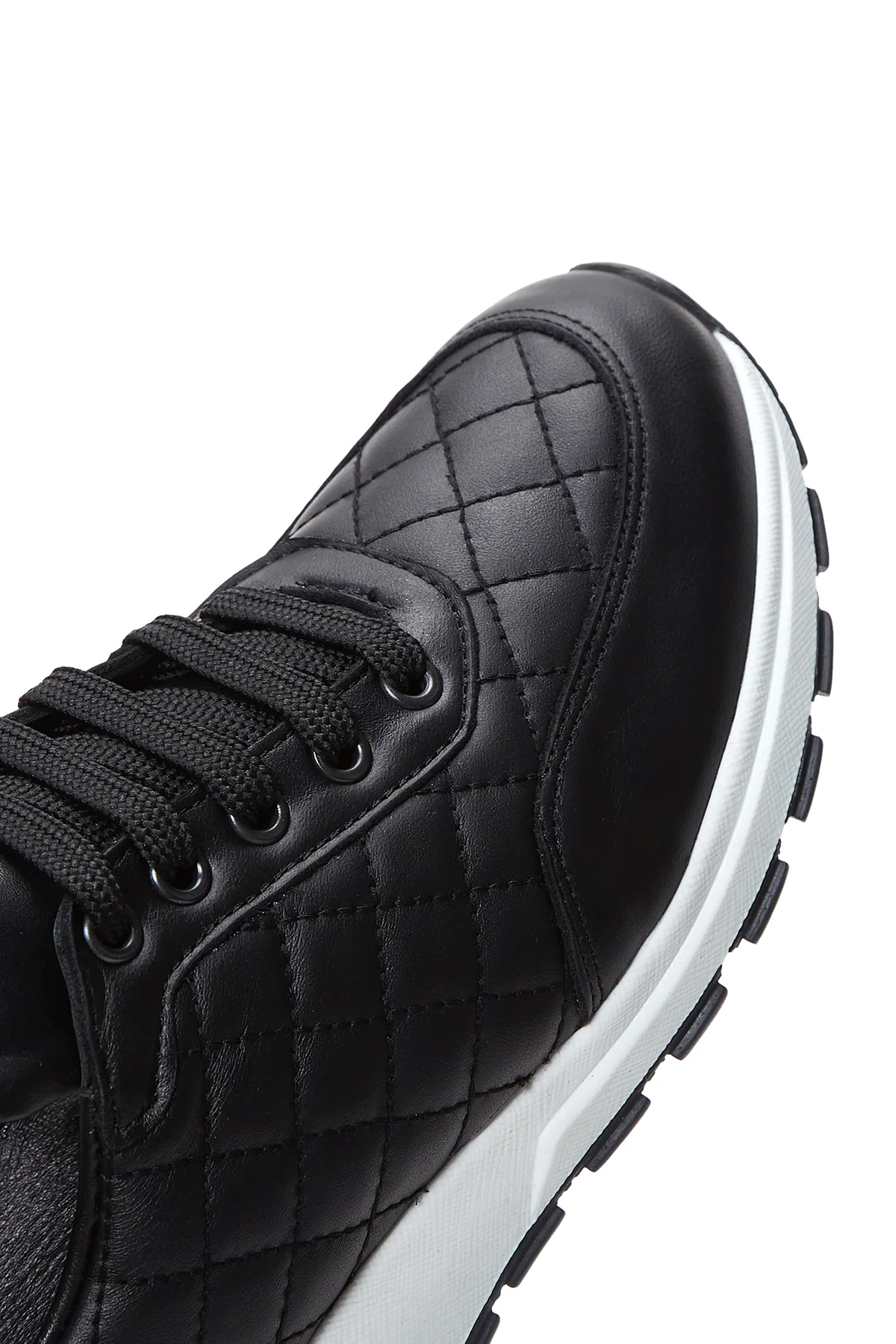 Kadın Siyah Deri Kapitone Sneaker - Image 7