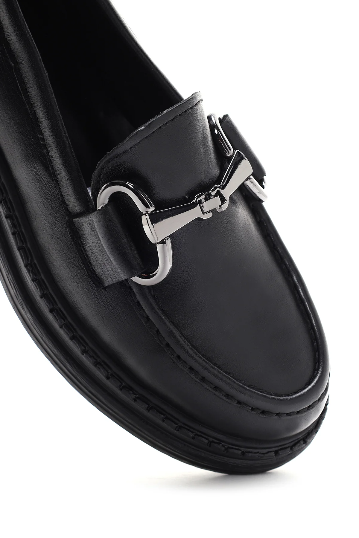 Kadın Siyah Deri Maskülen Loafer - Image 9