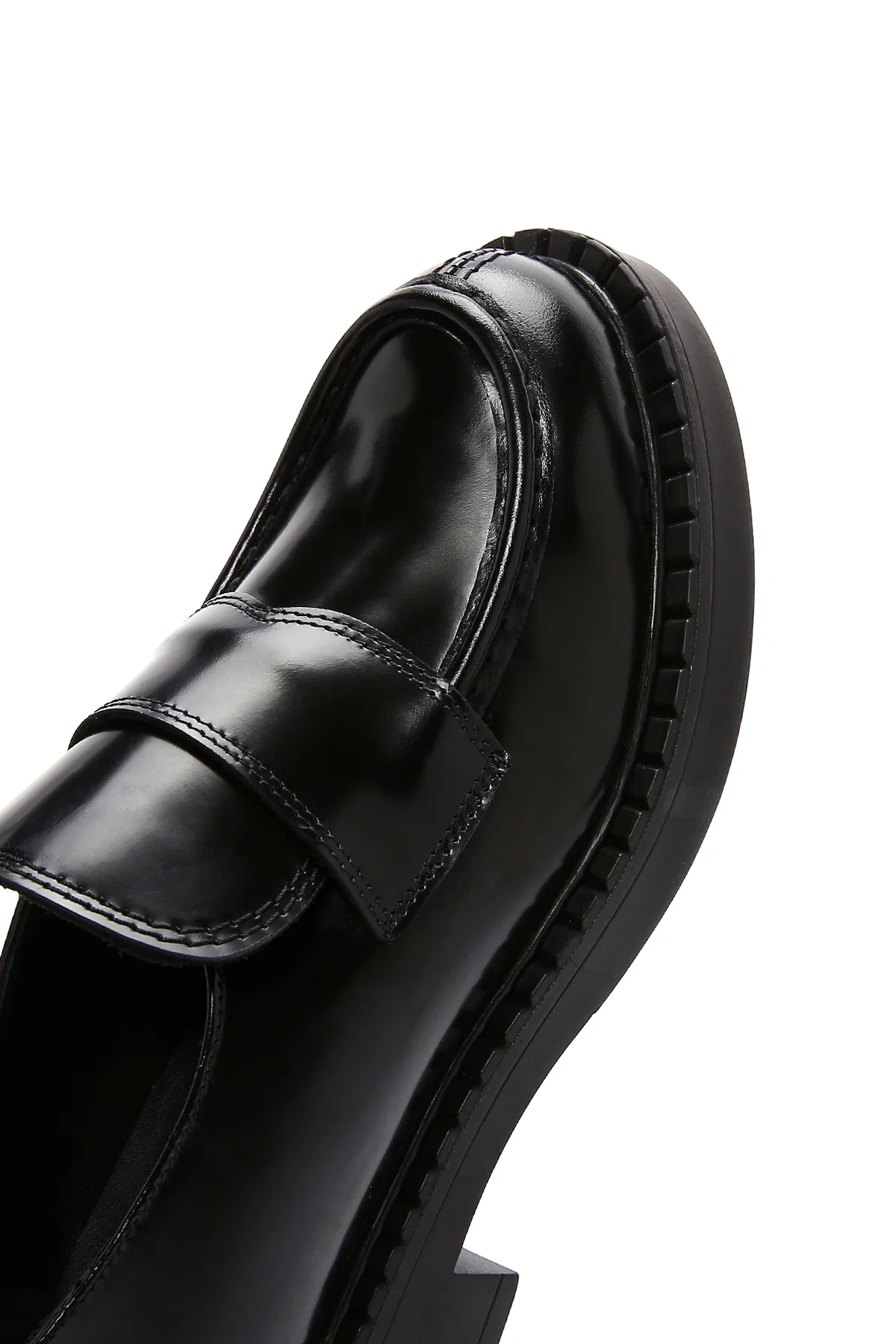 Kadın Siyah Deri Maskülen Loafer - Image 9