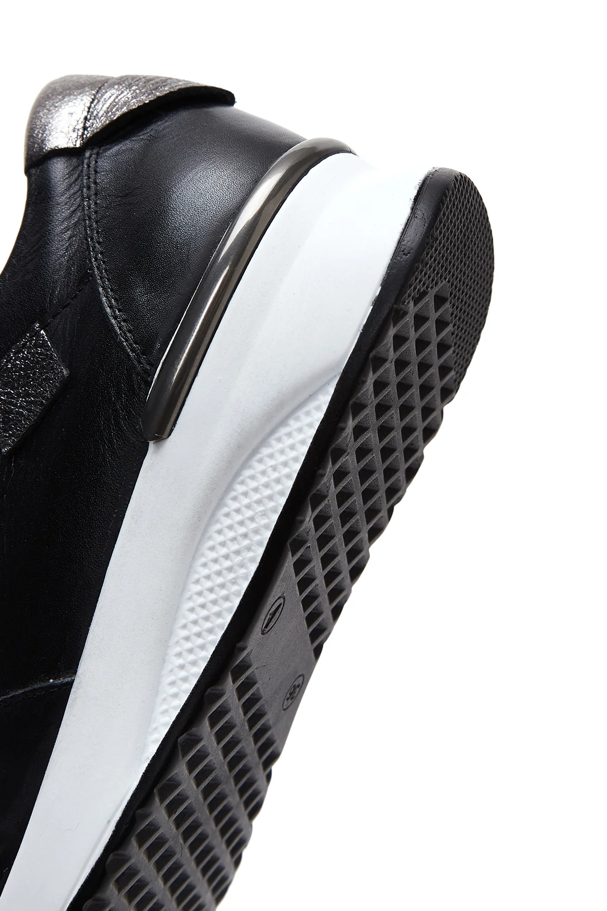 Kadın Siyah Deri Sneaker - Image 9