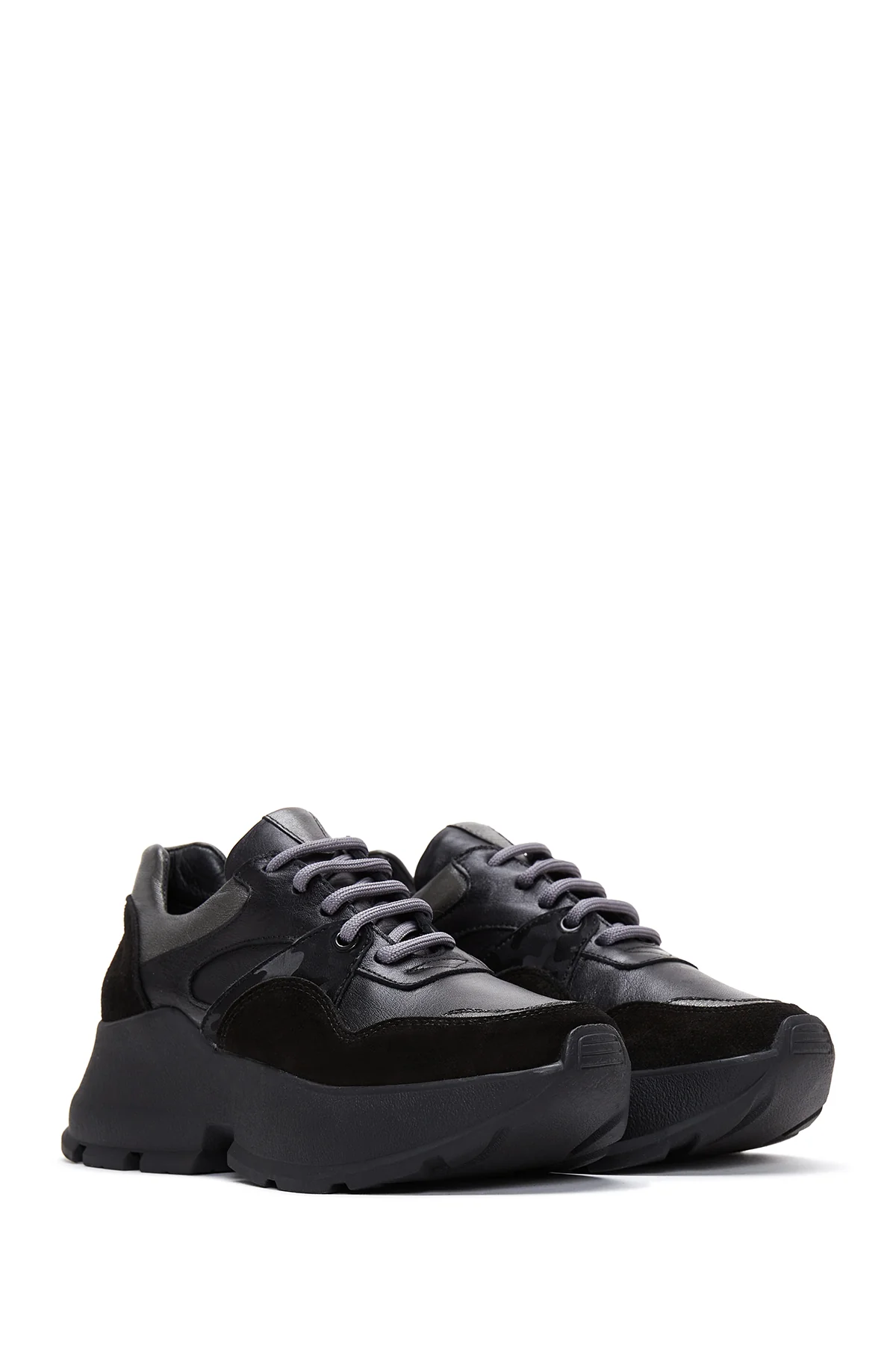 Kadın Siyah Deri Süet Detaylı Kalın Tabanlı Sneaker - Image 3