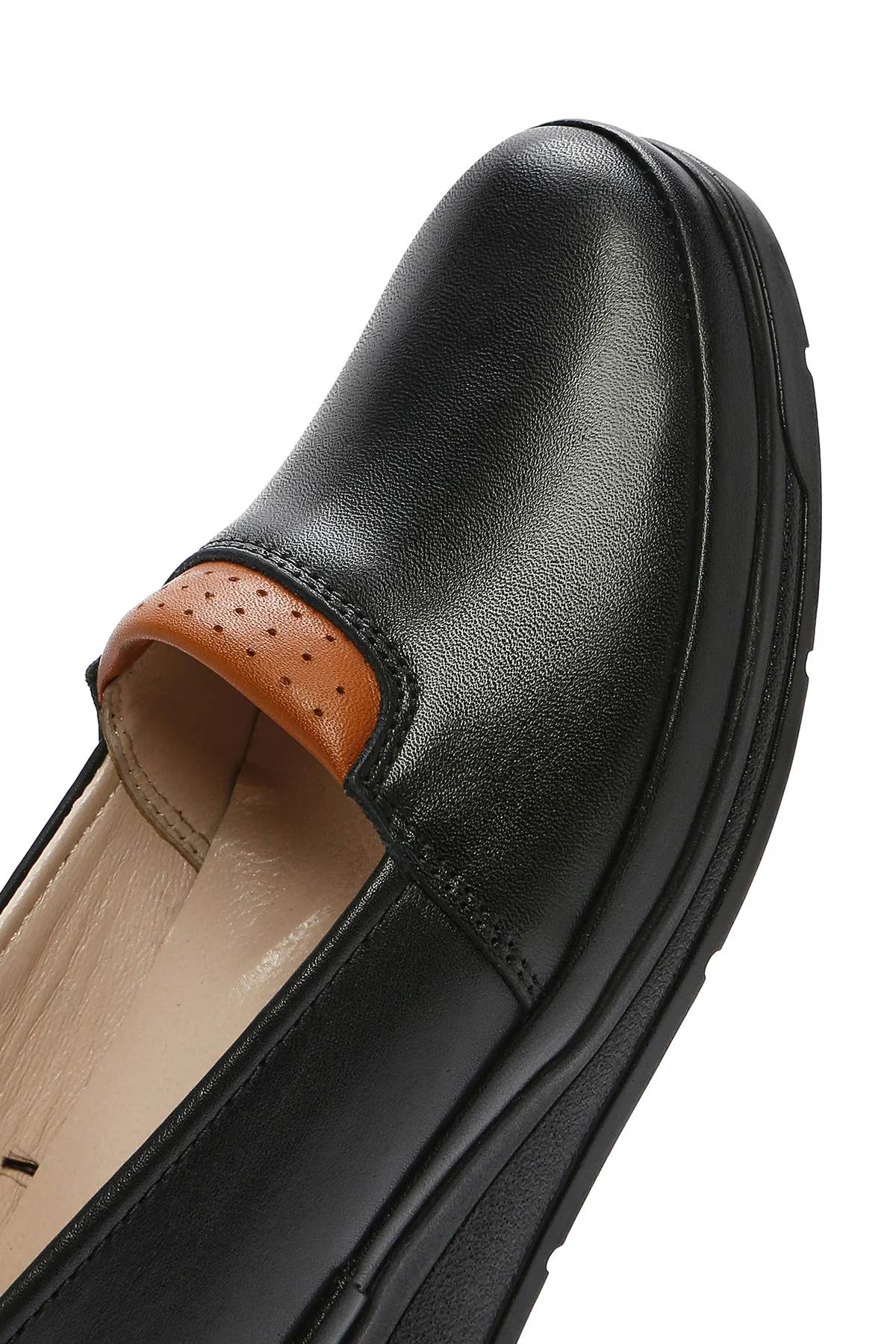 Kadın Siyah Dolgu Topuklu Deri Konfor Loafer - Image 8