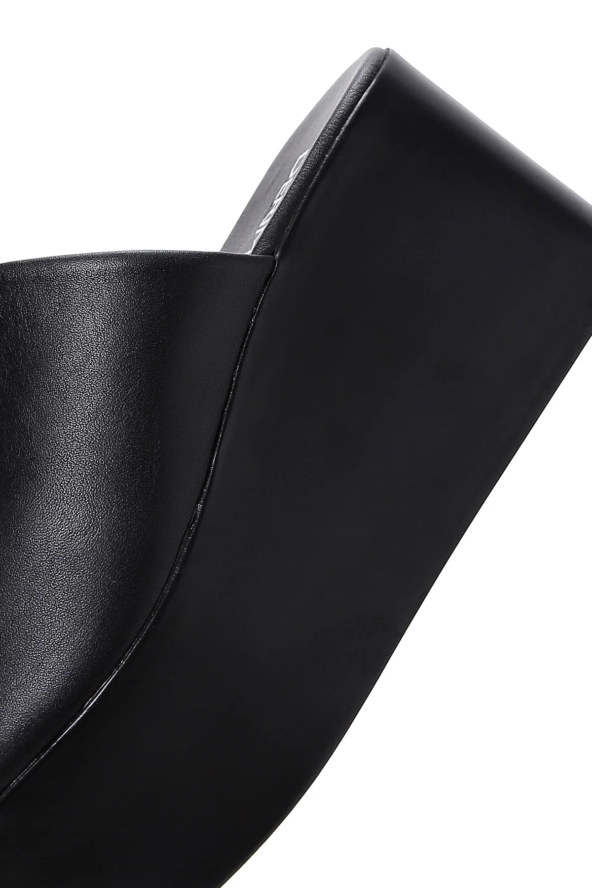 Kadın Siyah Dolgu Topuklu Deri Terlik - Image 8
