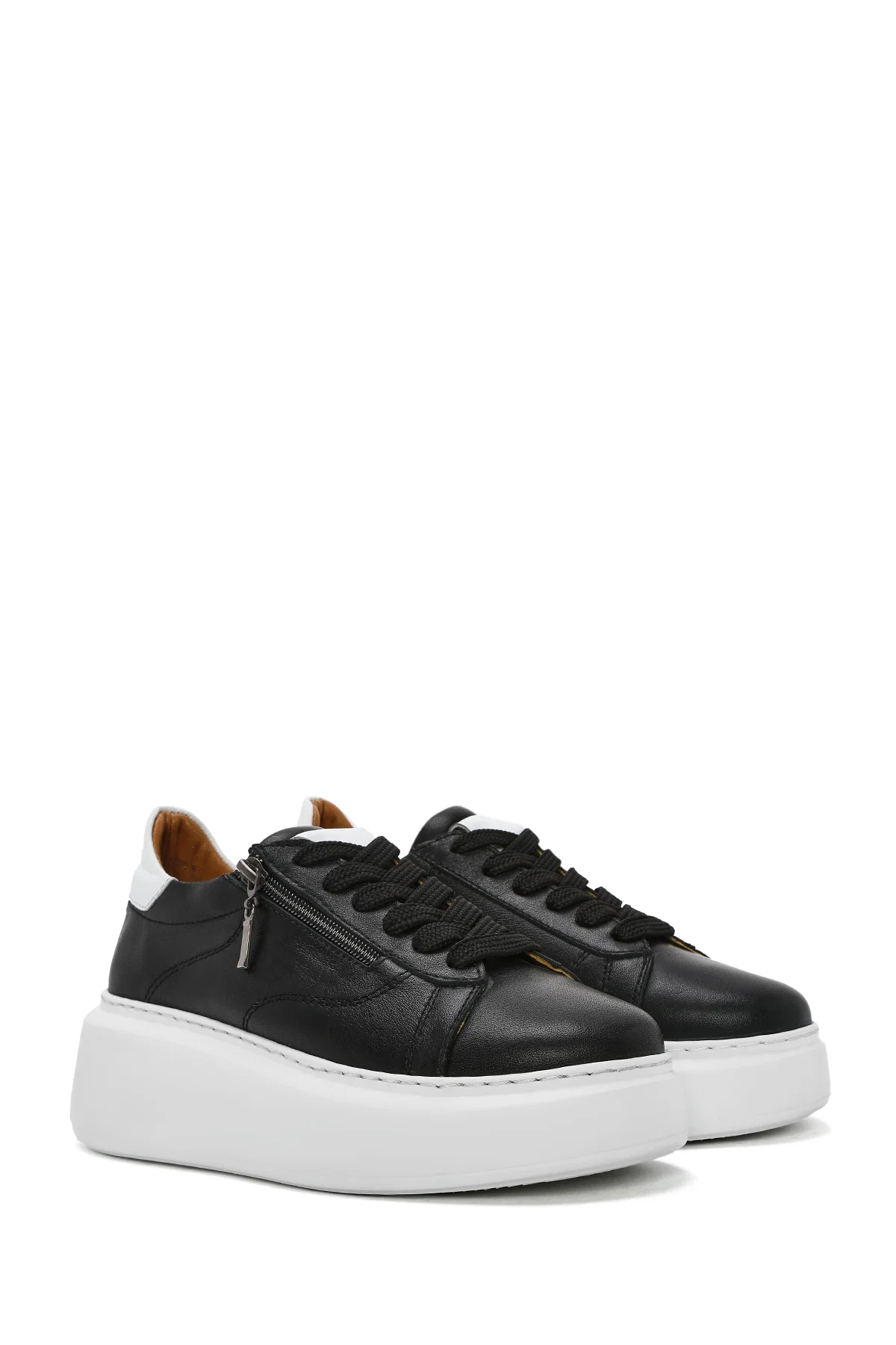 Kadın Siyah Fermuarlı Bağcıklı Kalın Tabanlı Deri Sneaker - Image 3