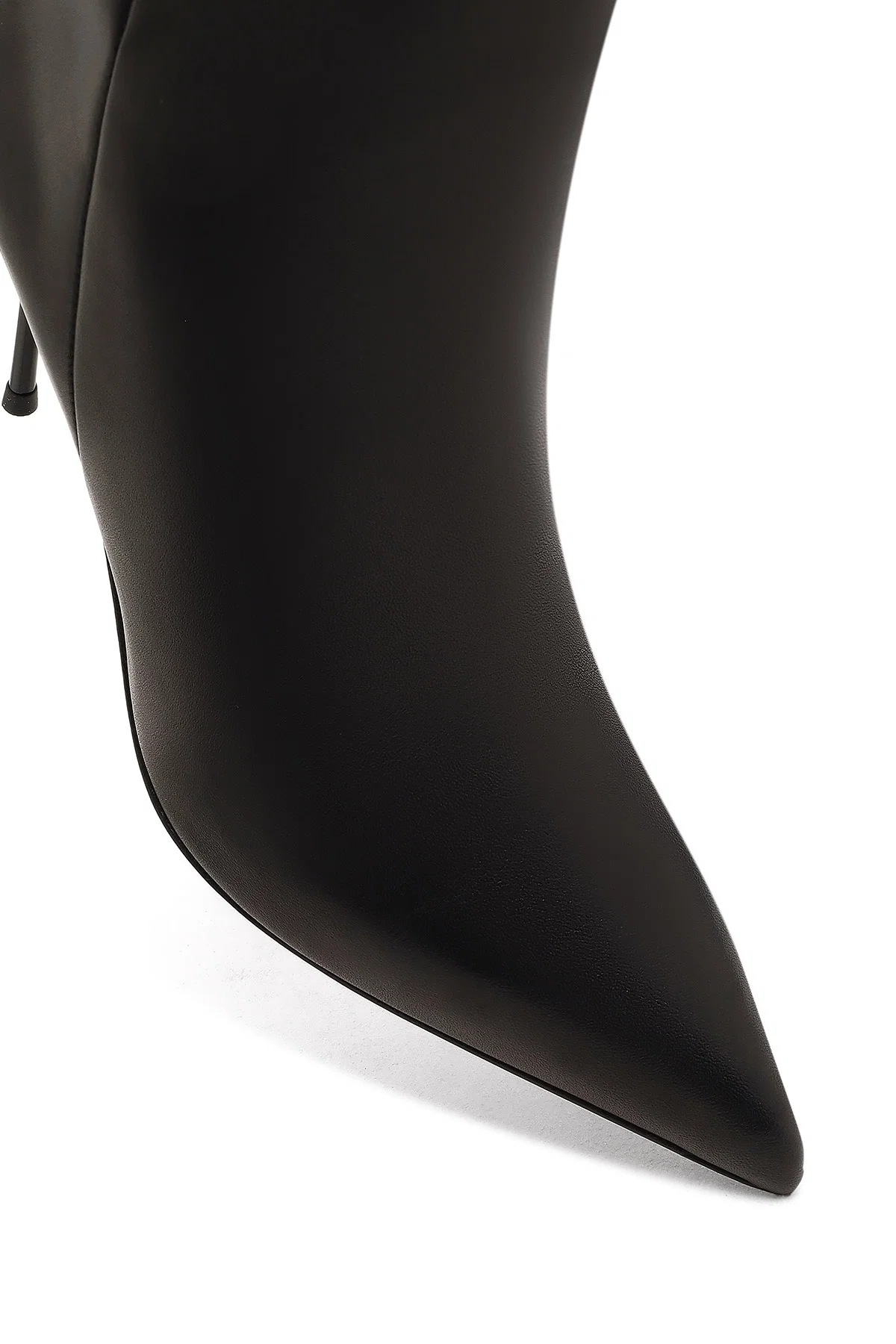 Kadın Siyah Fermuarlı İnce Topuklu Deri Bot - Image 11