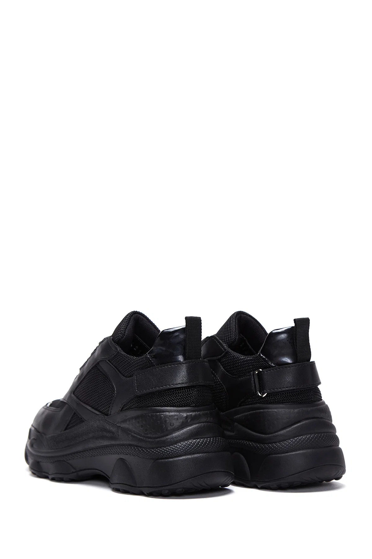 Kadın Siyah Kalın Tabanlı Bağcıklı Sneaker - Image 5