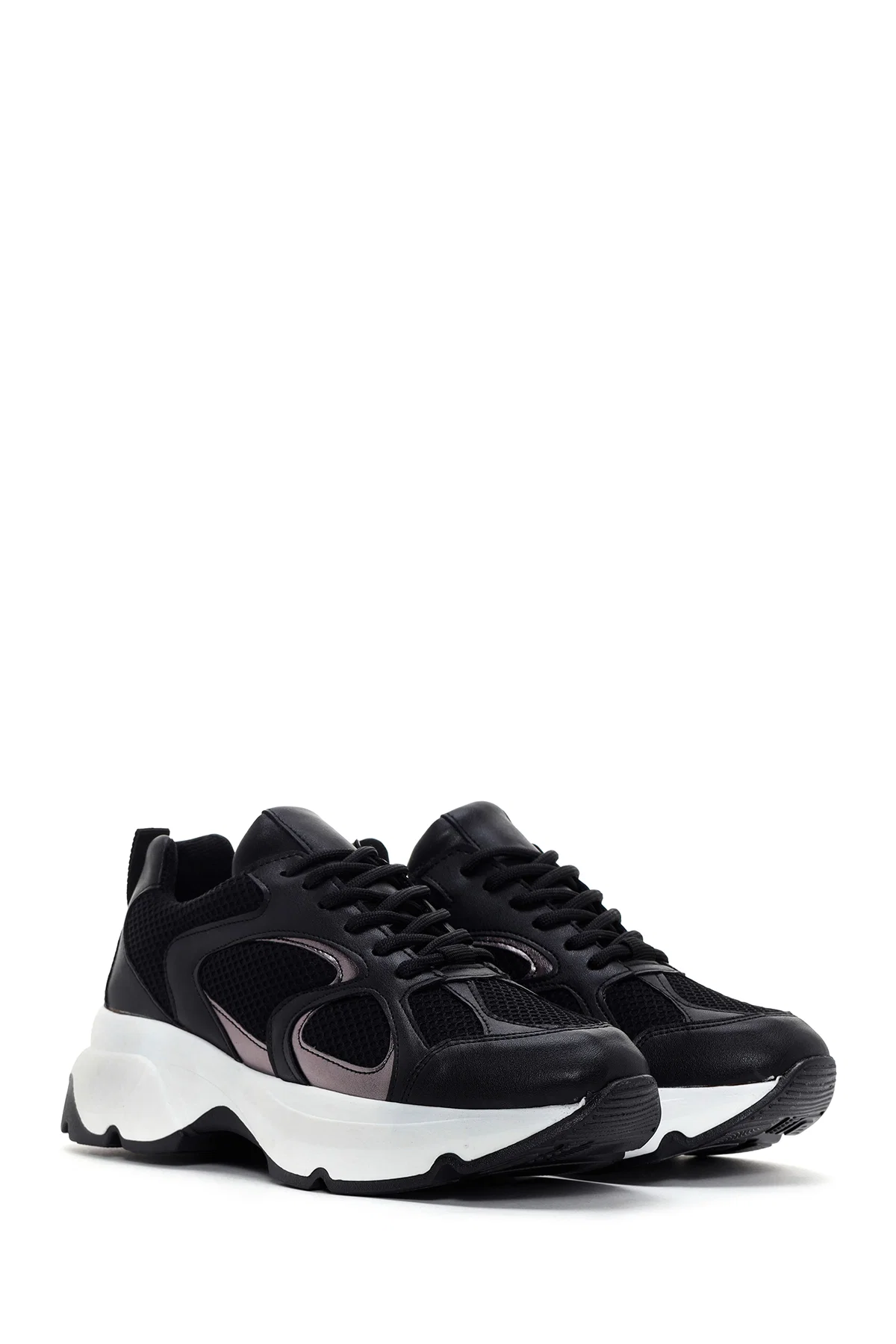 Kadın Siyah Kalın Tabanlı Bağcıklı Sneaker - Image 3