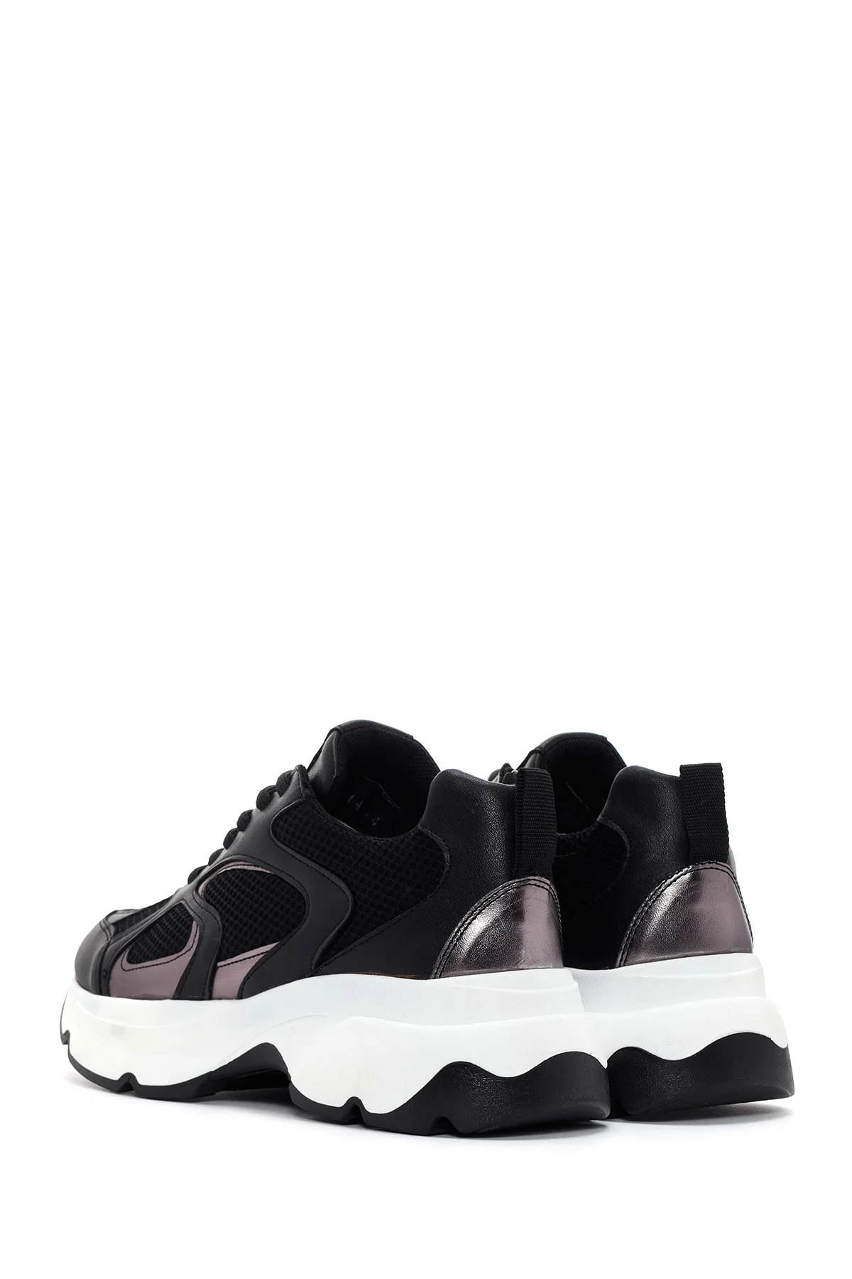Kadın Siyah Kalın Tabanlı Bağcıklı Sneaker - Image 5