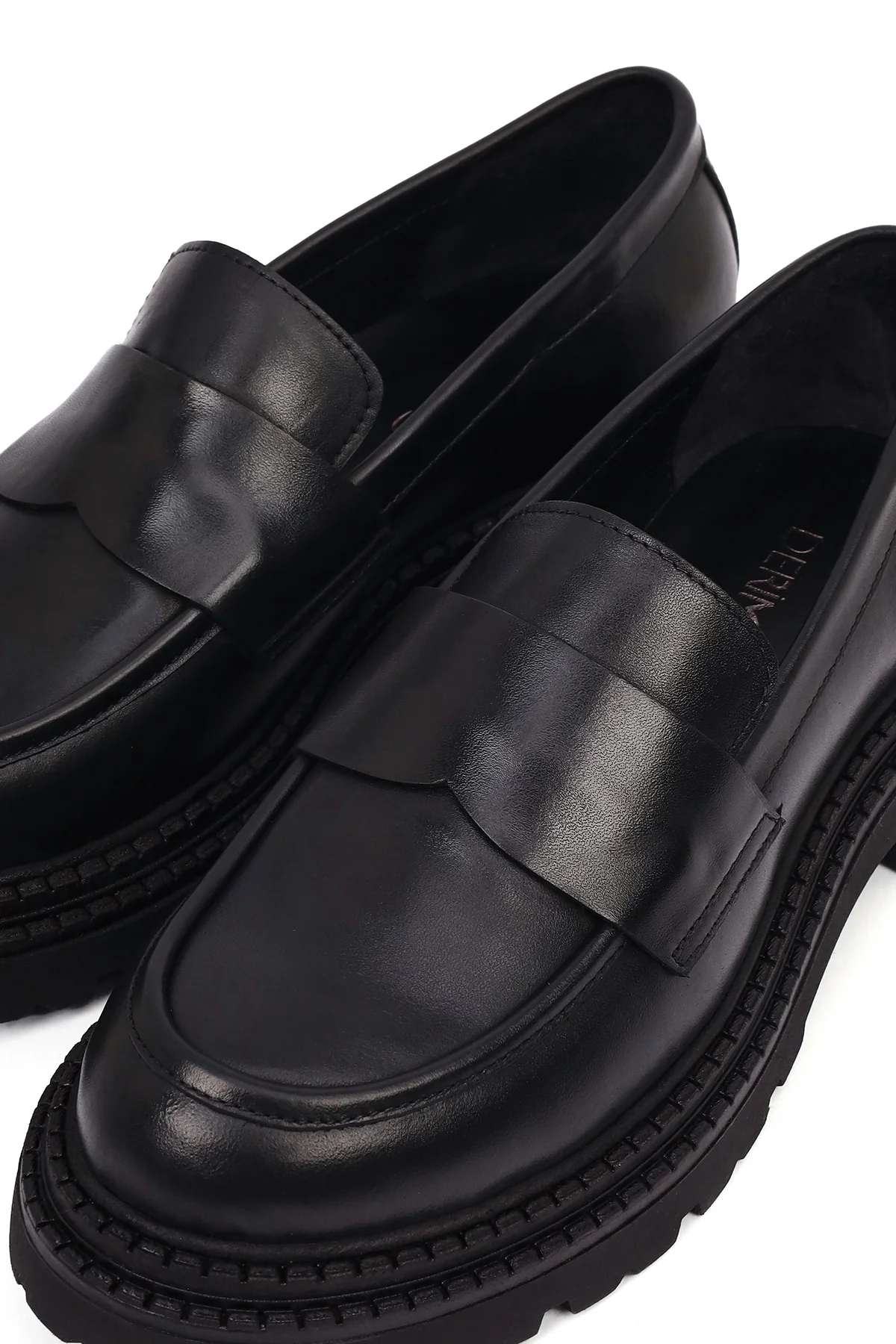 Kadın Siyah Kalın Tabanlı Deri Maskülen Loafer - Image 10