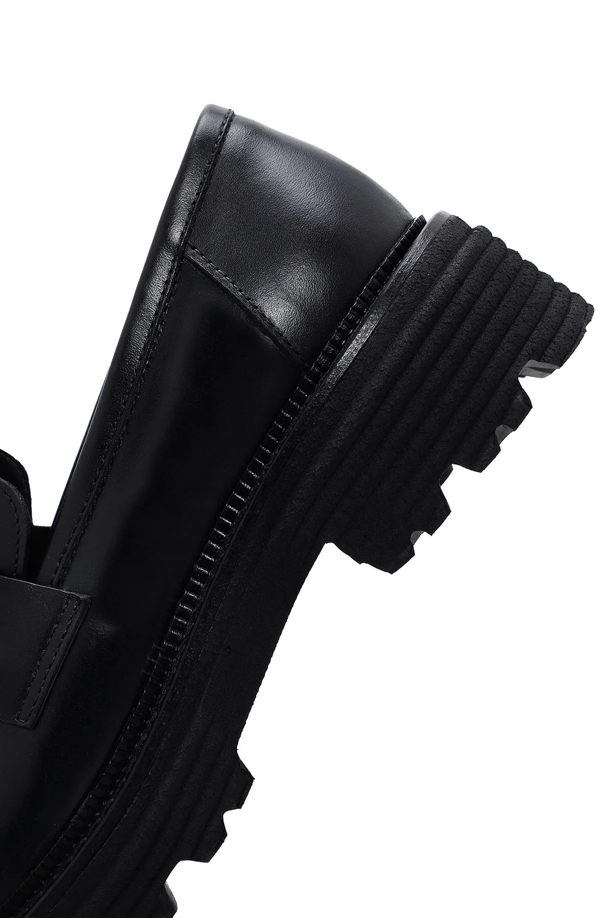 Kadın Siyah Kalın Tabanlı Püsküllü Casual Deri Loafer - Image 7