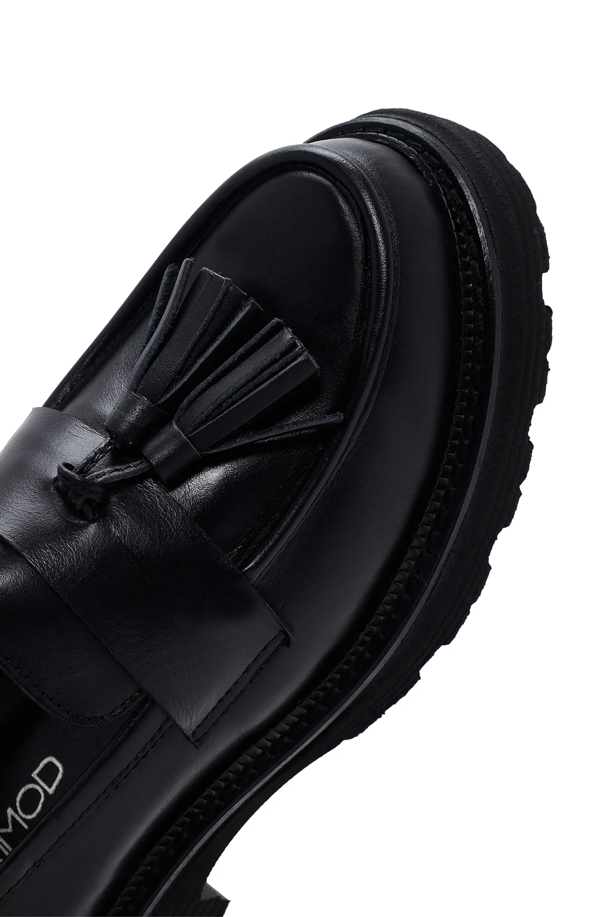 Kadın Siyah Kalın Tabanlı Püsküllü Casual Deri Loafer - Image 9