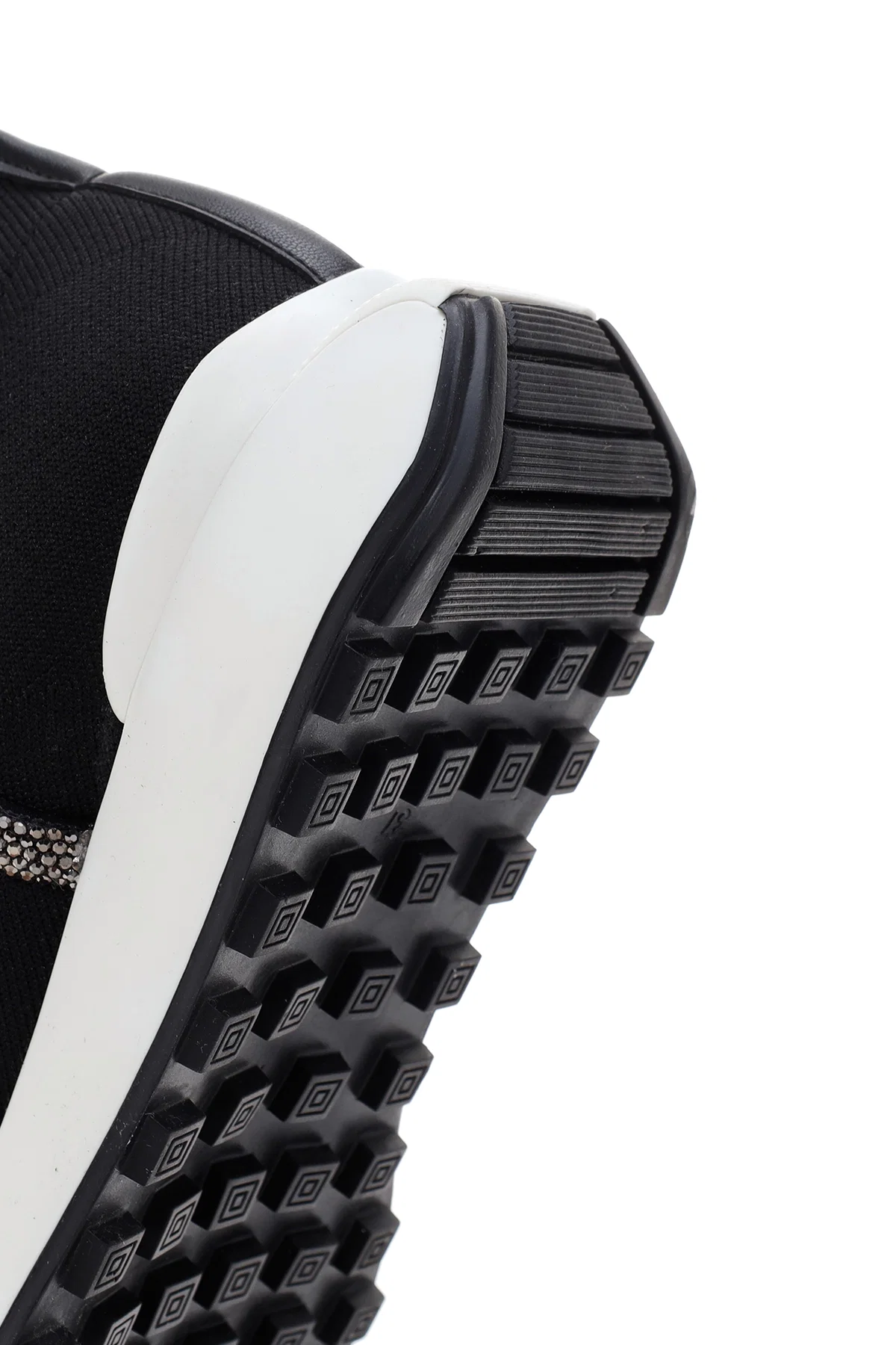 Kadın Siyah Kumaş Bilekli Sneaker - Image 8