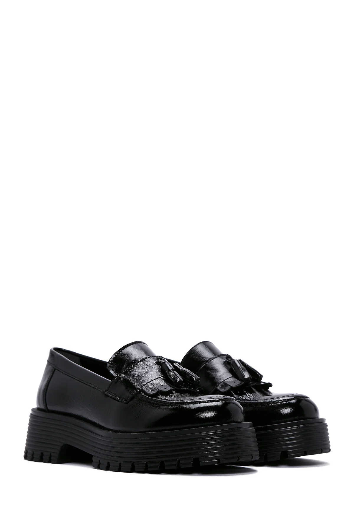 Kadın Siyah Püskül Detaylı Deri Maskülen Loafer - Image 3