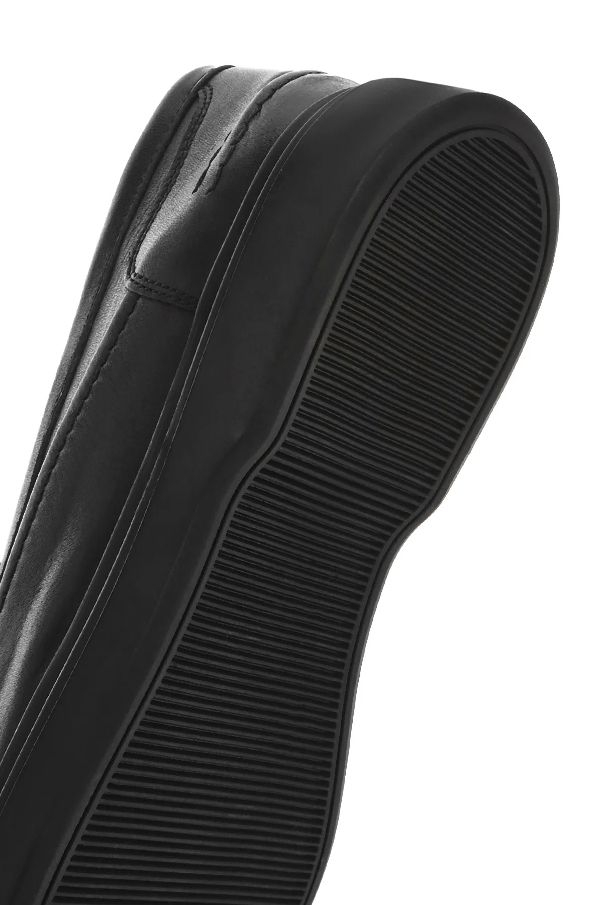 Kadın Siyah Püsküllü Deri Loafer - Image 8