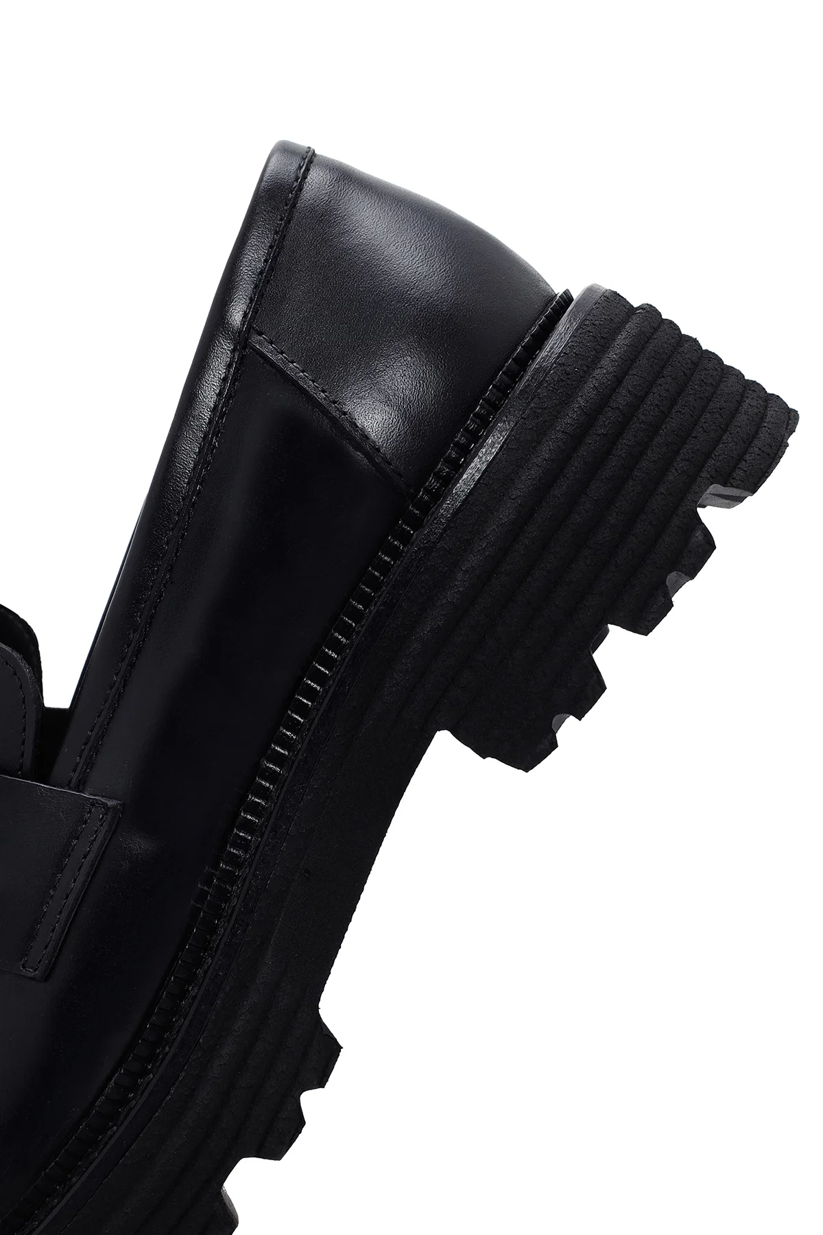 Kadın Siyah Püsküllü Deri Maskülen Loafer - Image 7