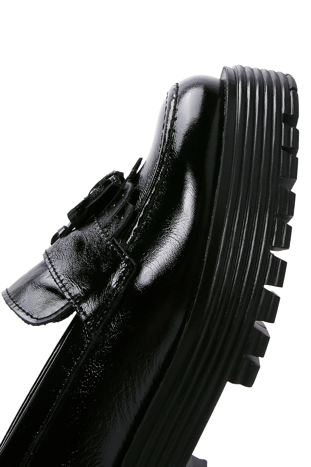 Kadın Siyah Püsküllü Deri Maskülen Loafer - Image 9