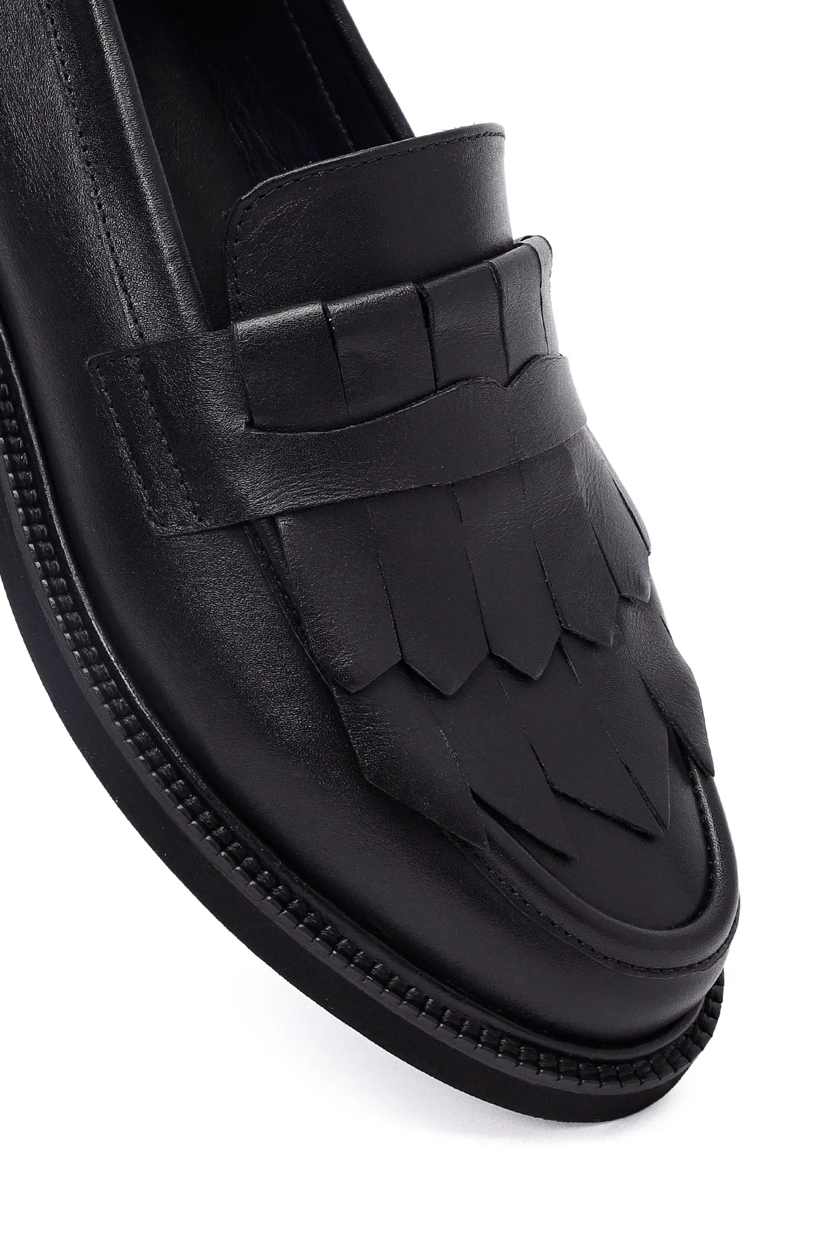 Kadın Siyah Püsküllü Deri Maskülen Loafer - Image 9