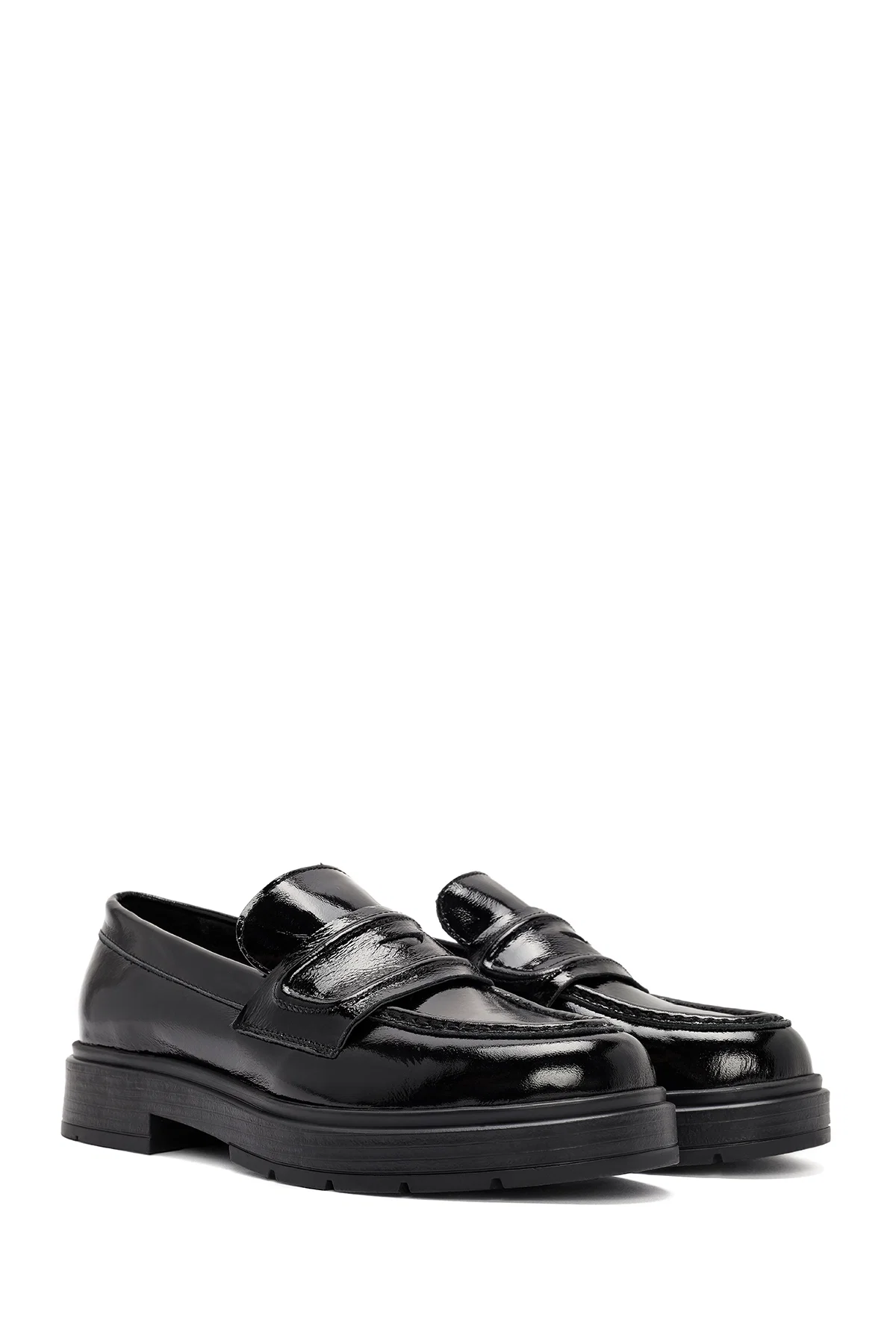 Kadın Siyah Rugan Deri Makosen Loafer - Image 3