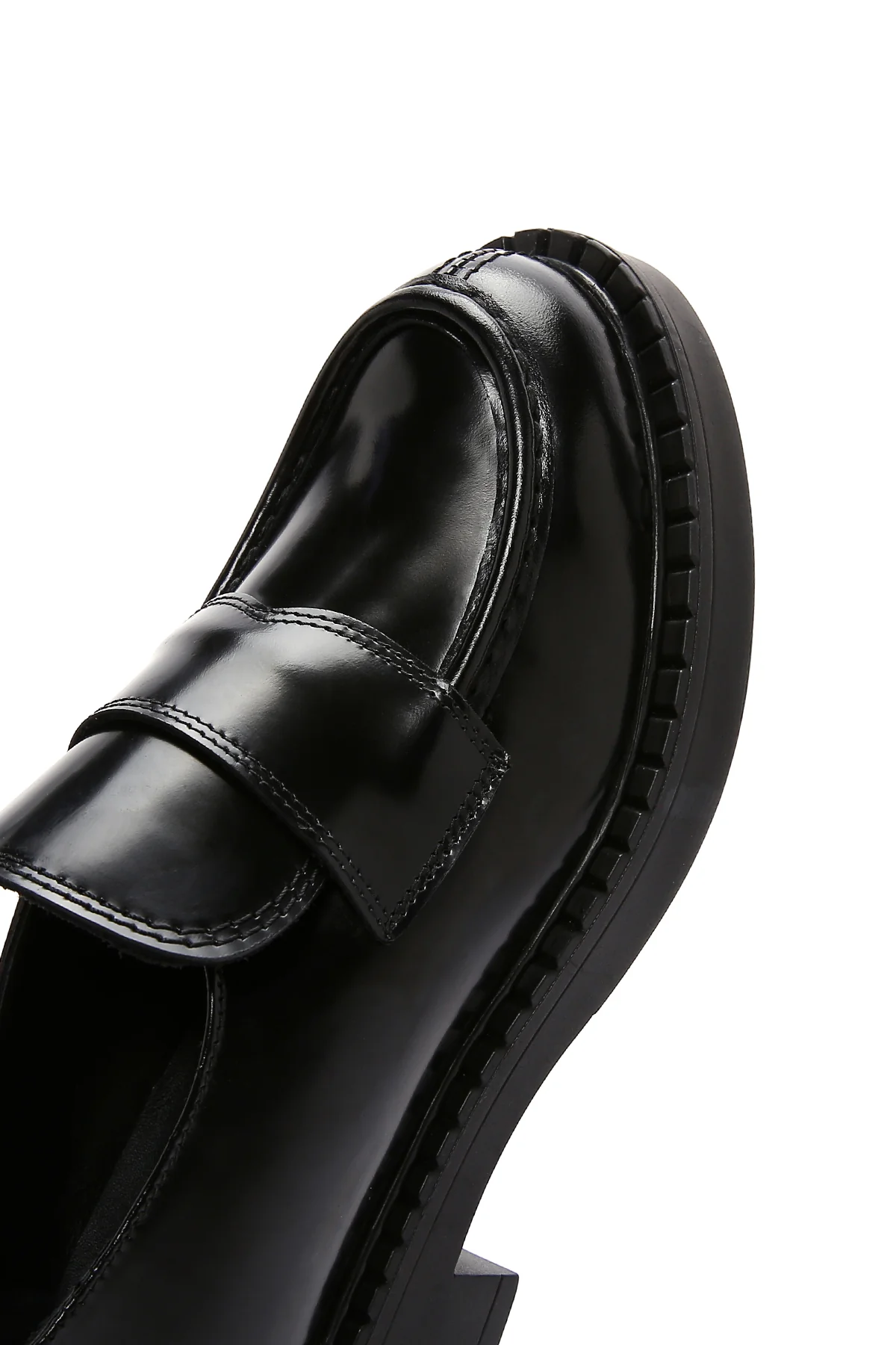 Kadın Siyah Rugan Deri Maskülen Loafer - Image 9