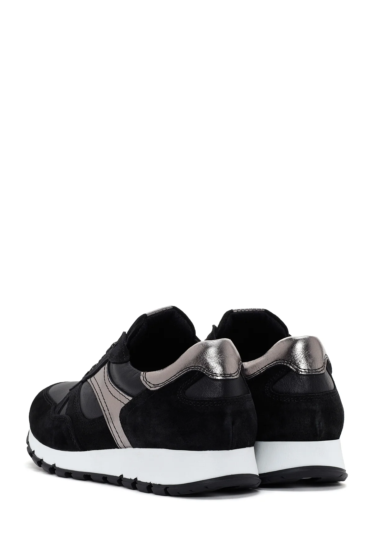 Kadın Siyah Süet Deri Detaylı Sneaker - Image 5
