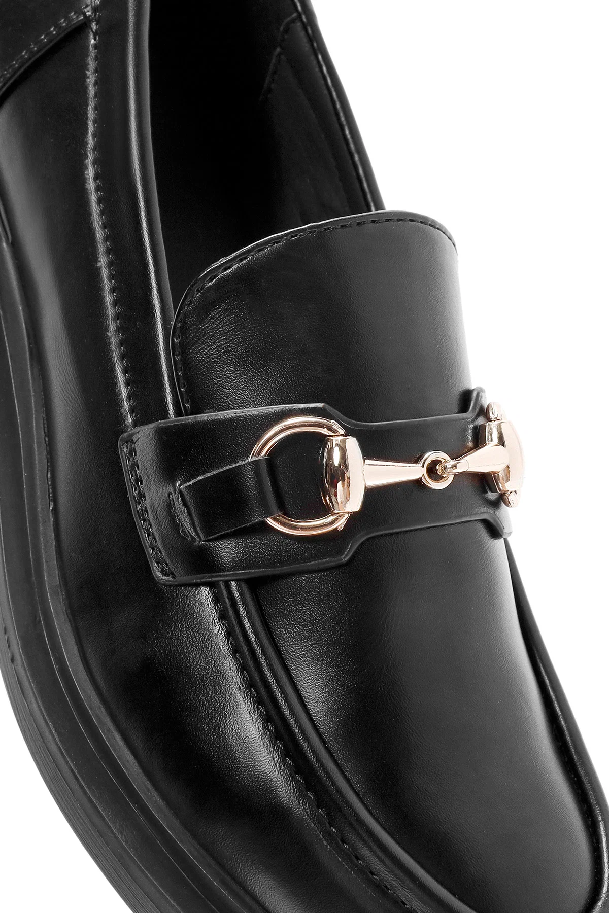 Kadın Siyah Toka Detaylı Maskülen Loafer - Image 9