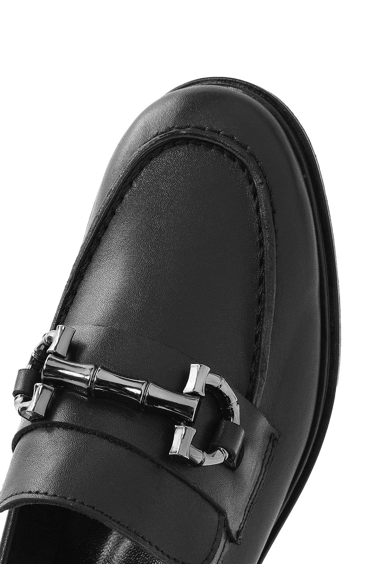 Kadın Siyah Tokalı Deri Maskülen Loafer - Image 8