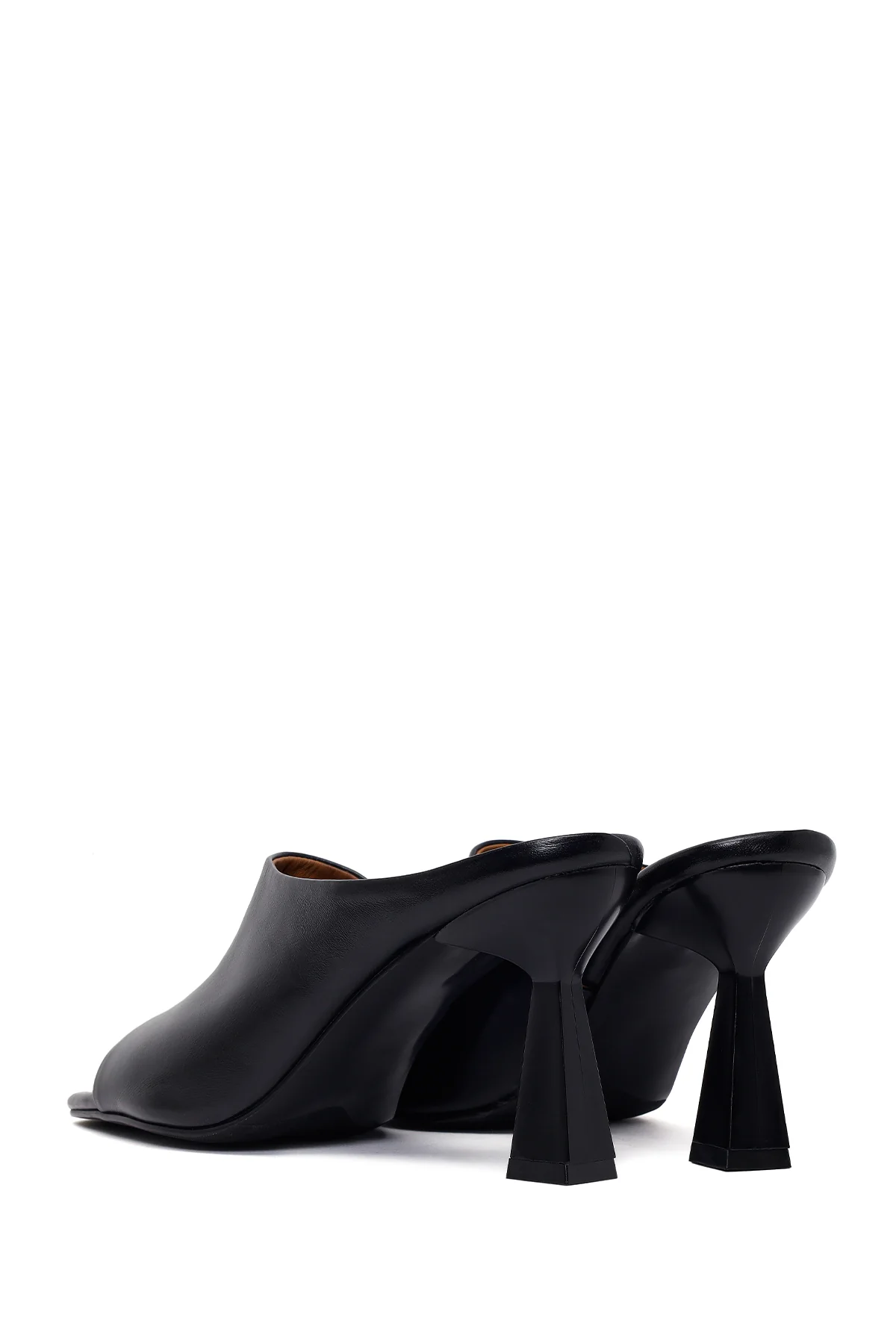 Kadın Siyah Topuklu Deri Terlik - Image 7