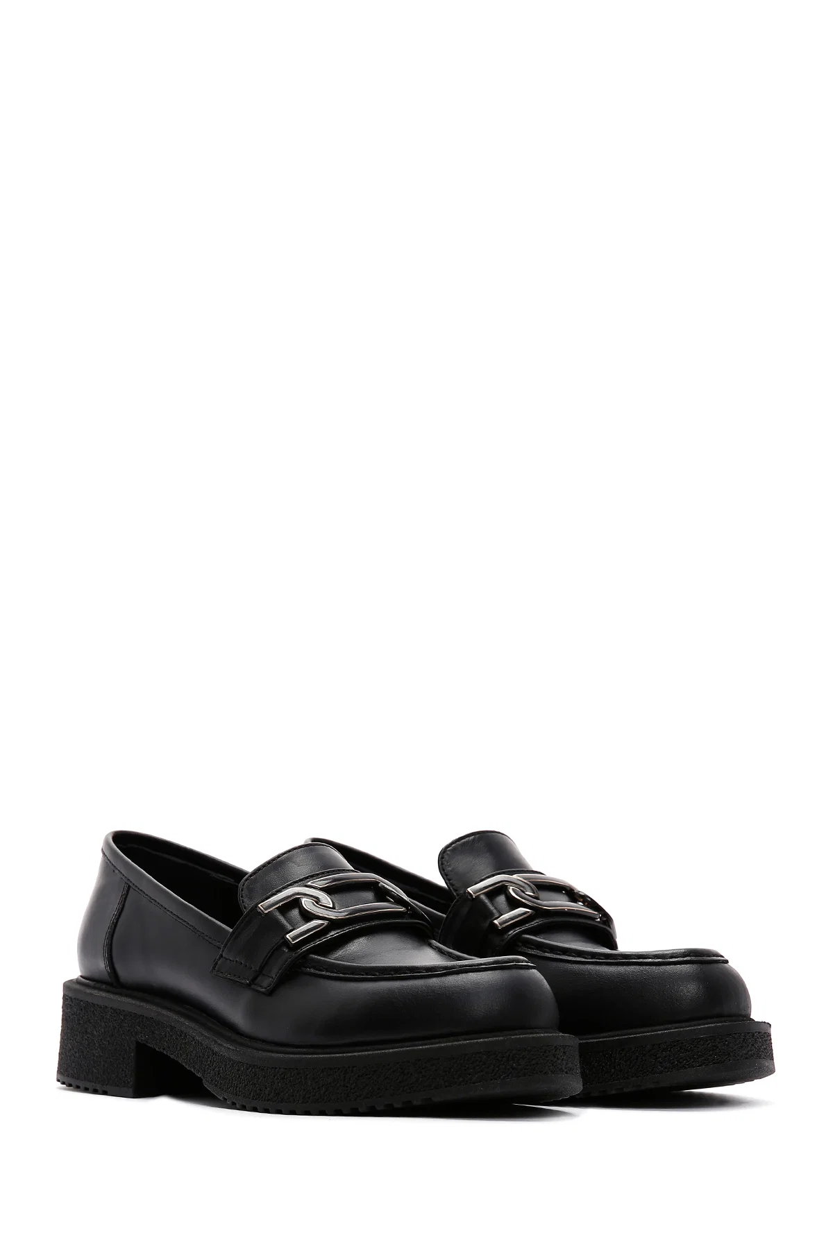 Kadın Siyah Zincir Detaylı Deri Maskülen Loafer - Image 3