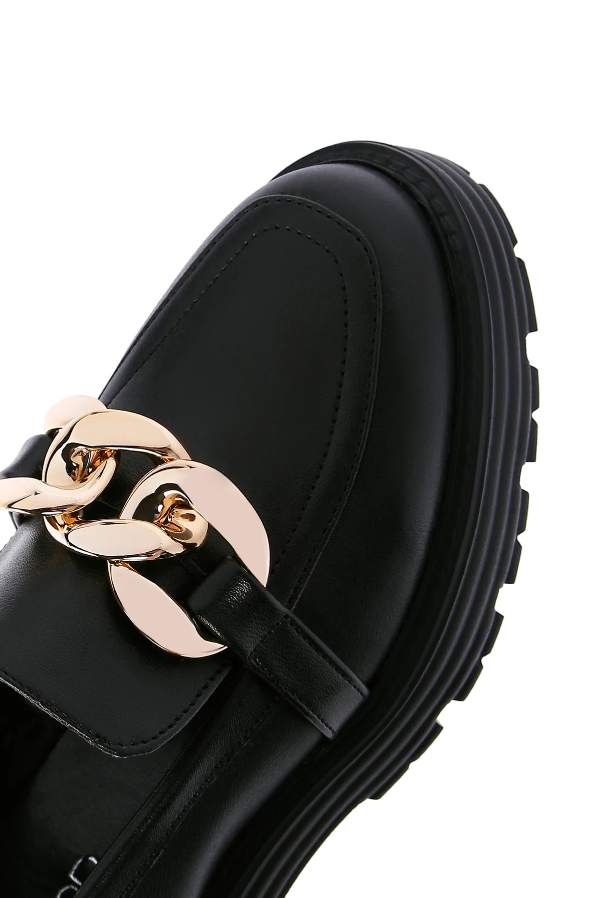Kadın Siyah Zincir Detaylı Maskülen Loafer - Image 9