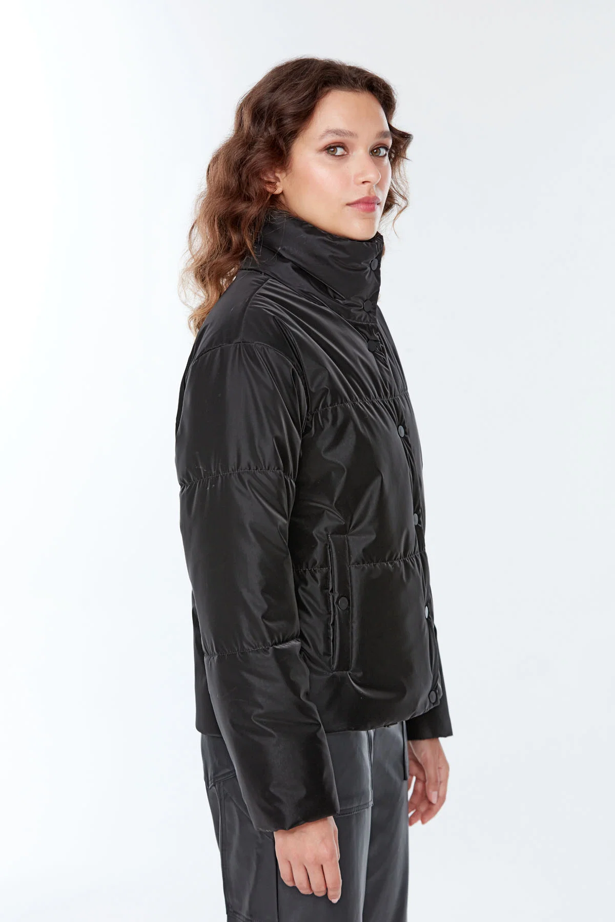 Kopenhag Kadın Siyah Softwear Mont - Image 3