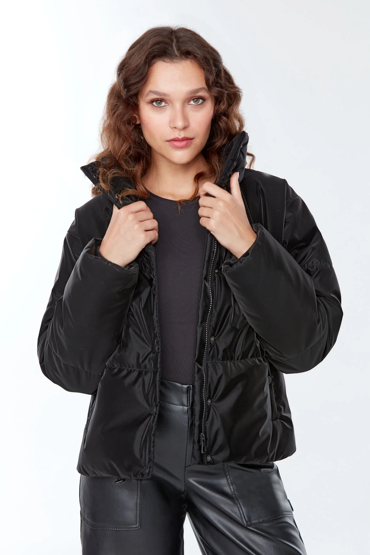 Kopenhag Kadın Siyah Softwear Mont - Image 4