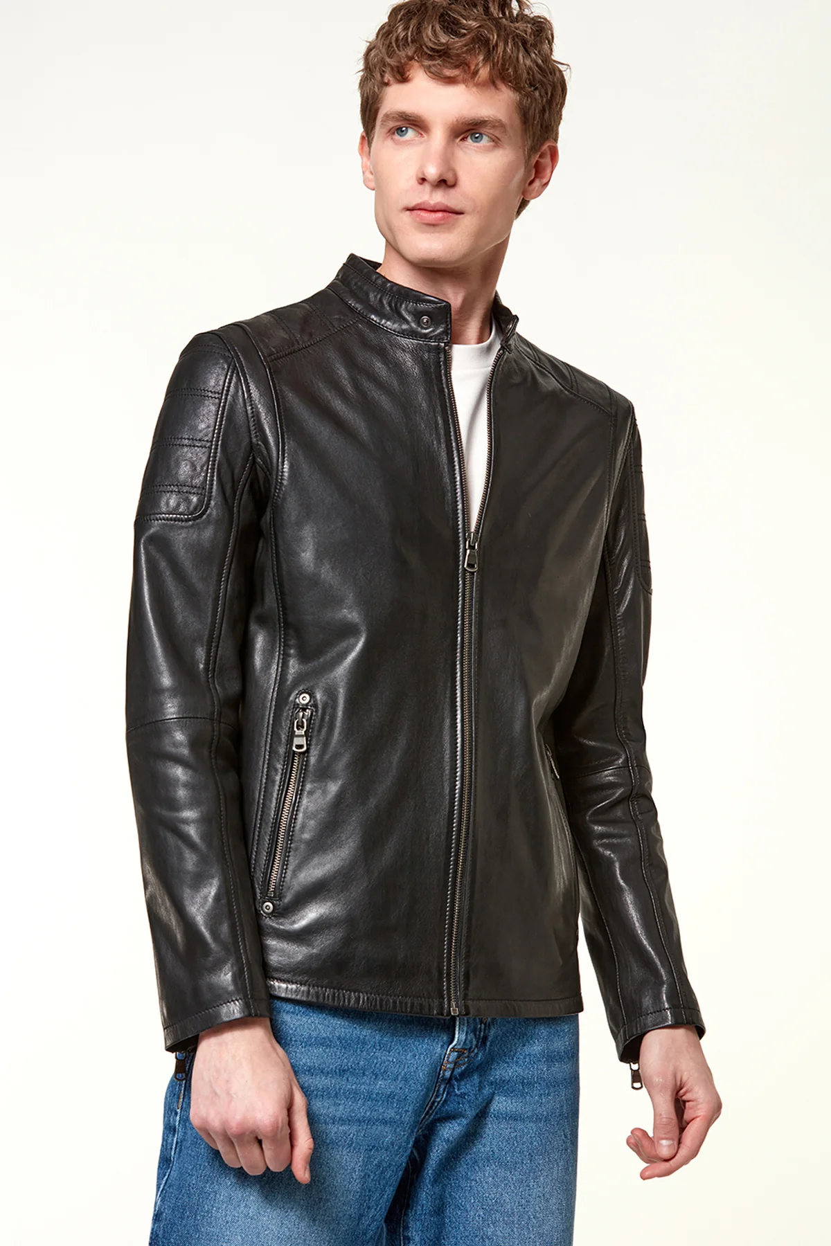 LEON - Image 3